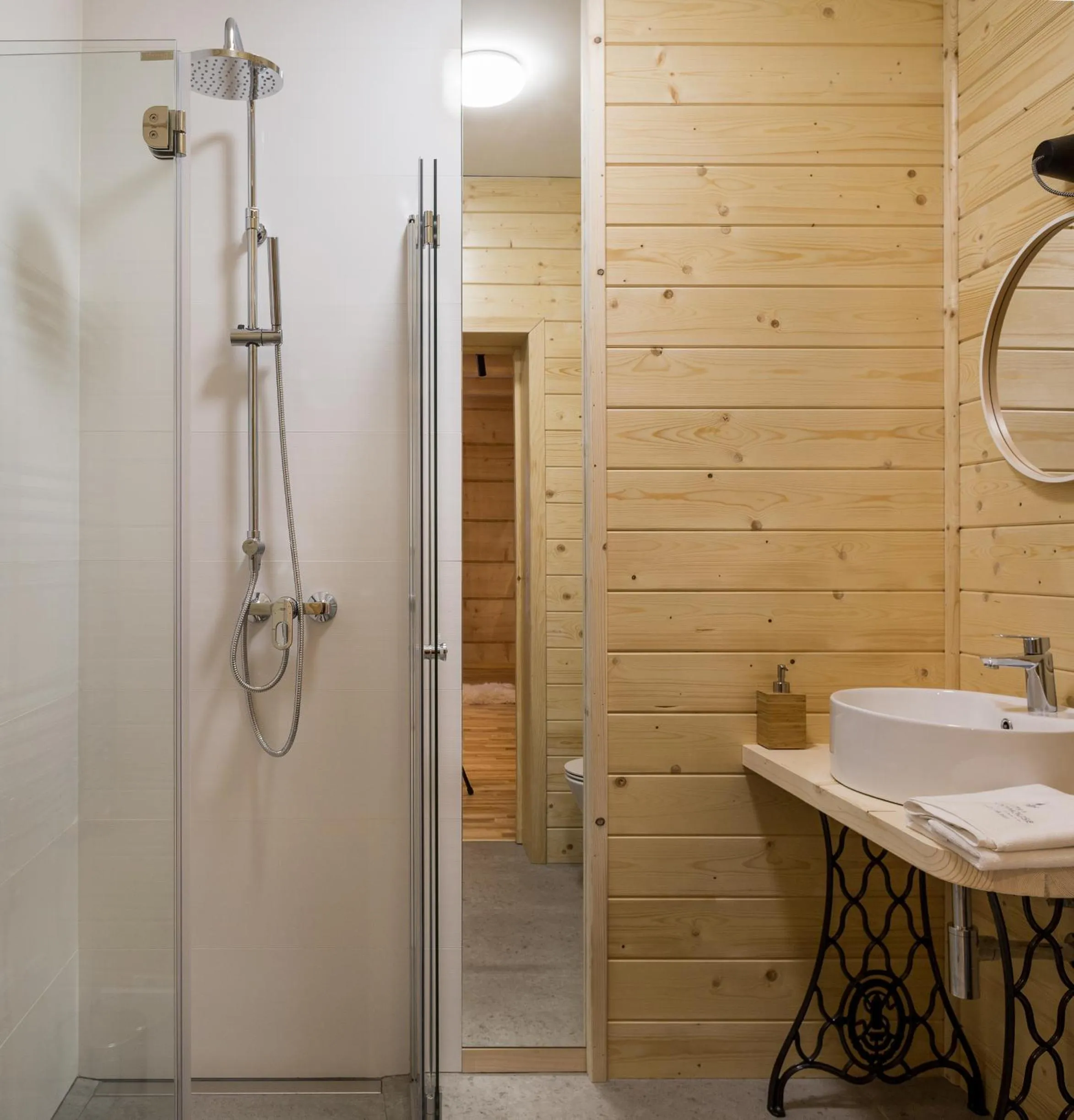 Shower in Tatra Wood House