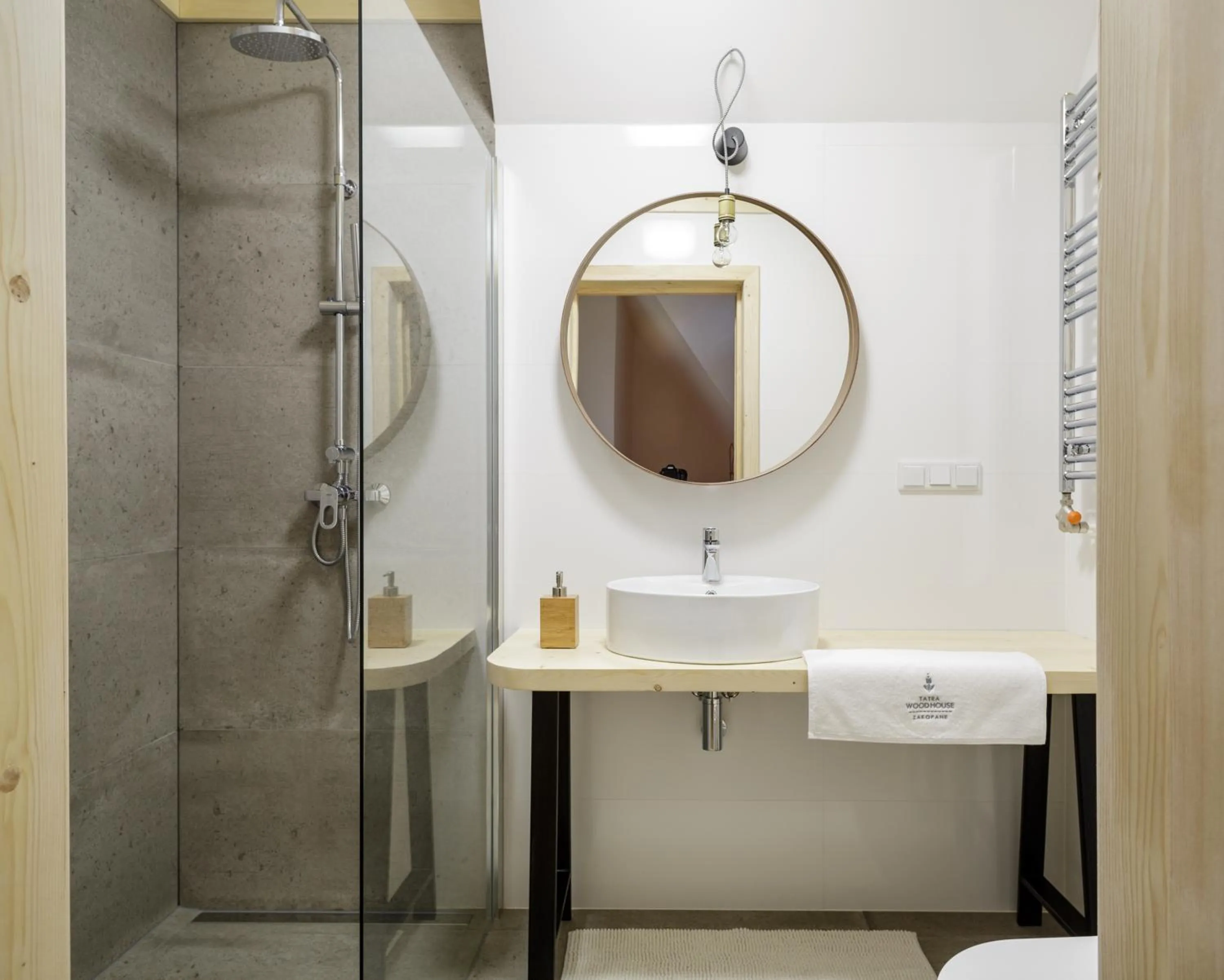 Shower in Tatra Wood House