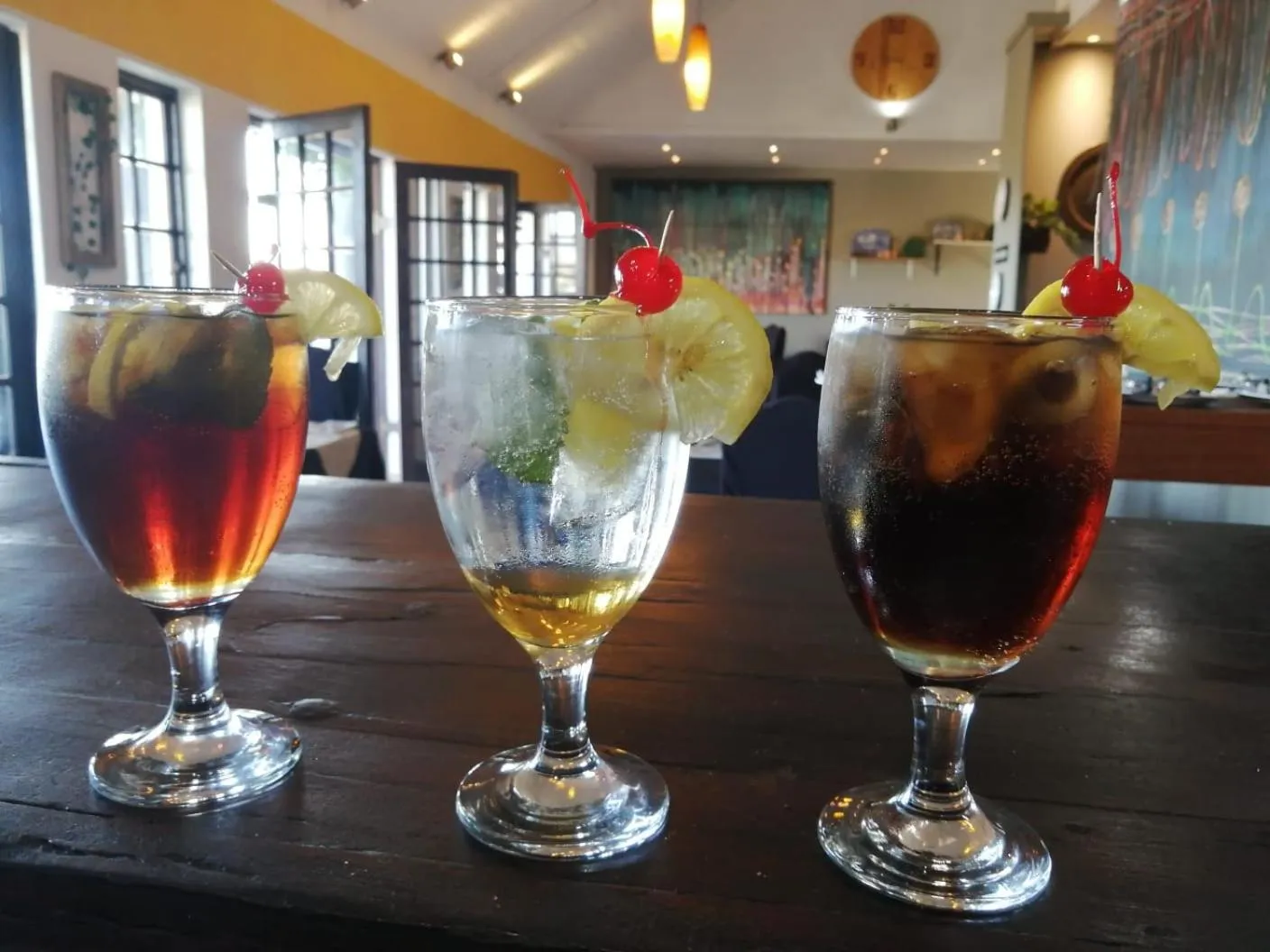 Restaurant/places to eat in Villa Paradiso