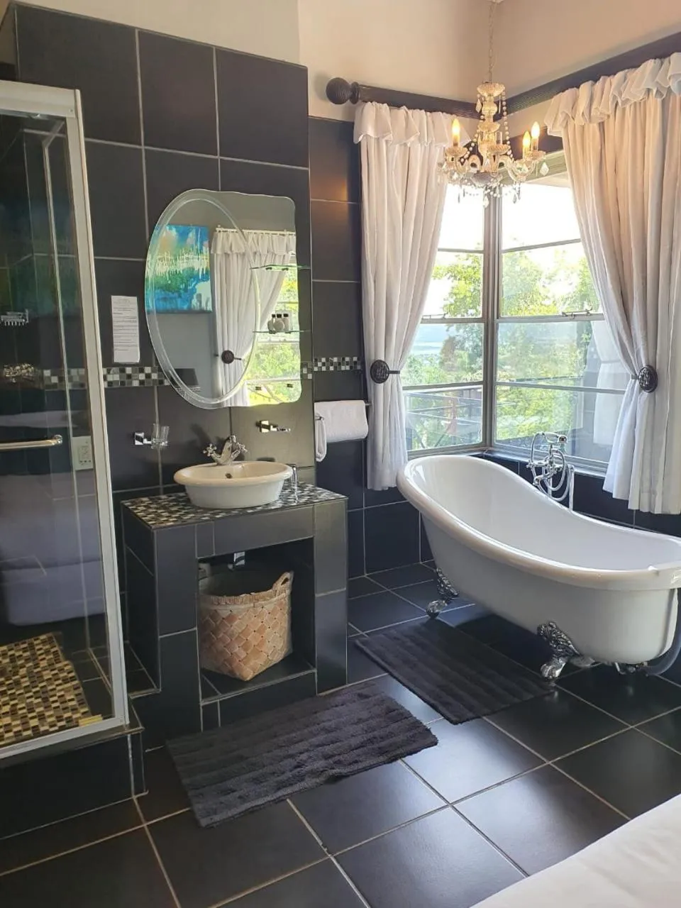 Property building in Villa Paradiso