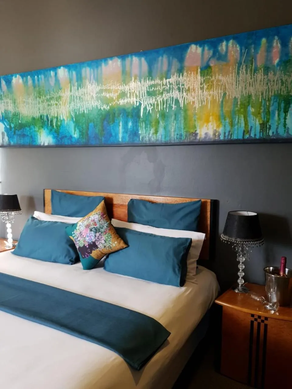 Property building, Bed in Villa Paradiso