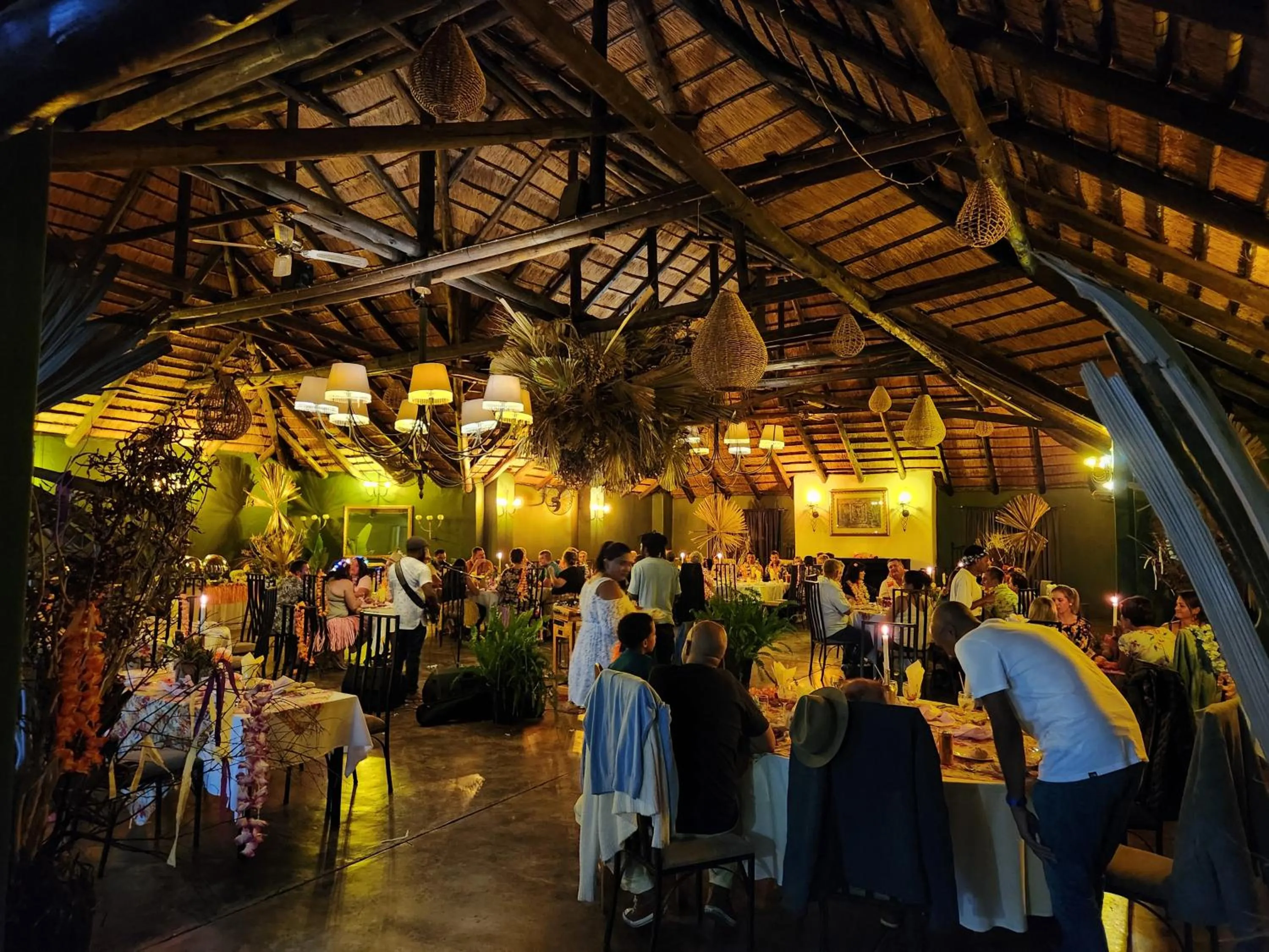 Restaurant/places to eat in Villa Paradiso