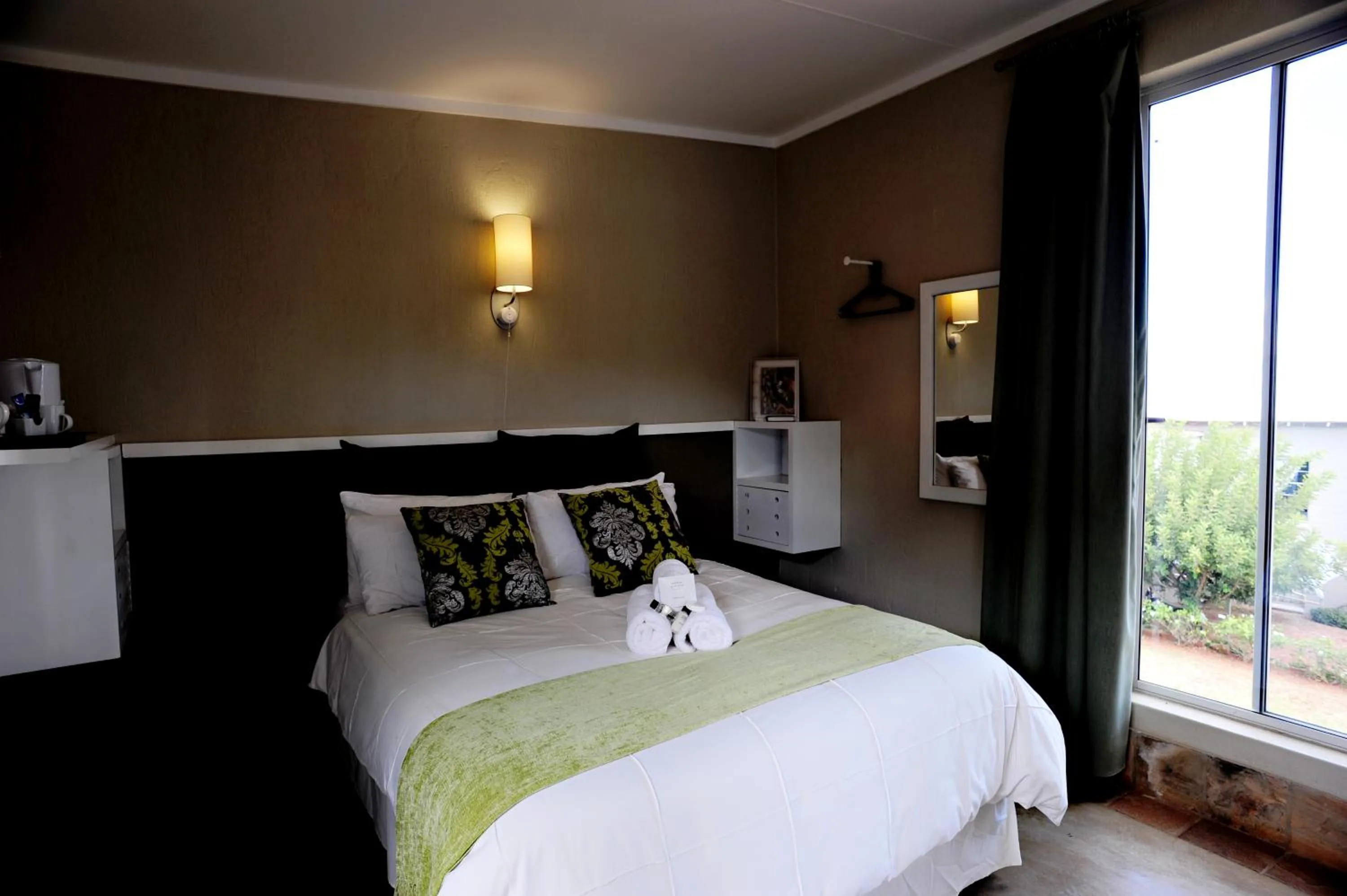 Bedroom, Bed in Villa Paradiso