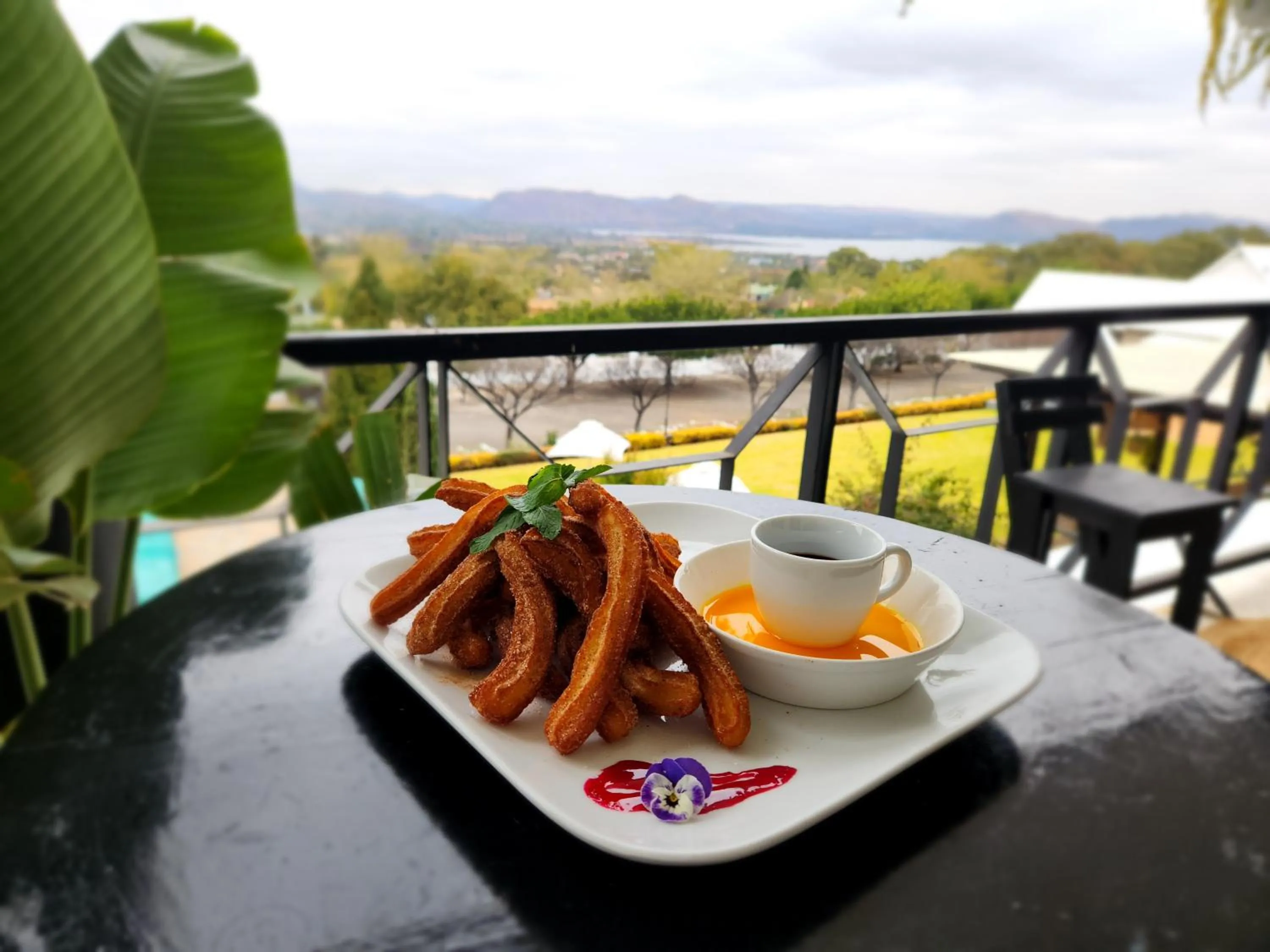 Restaurant/places to eat in Villa Paradiso