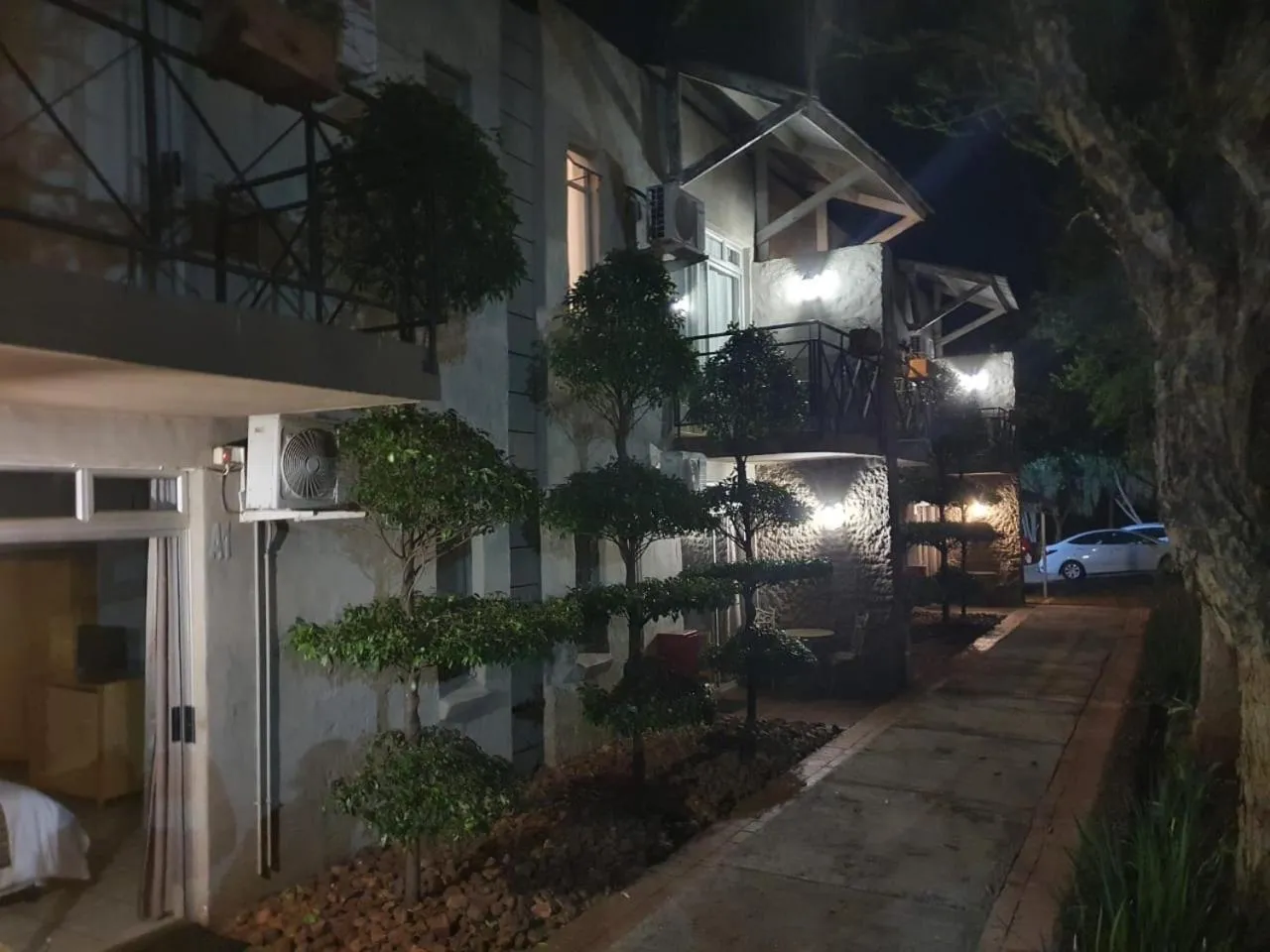 Property building in Villa Paradiso