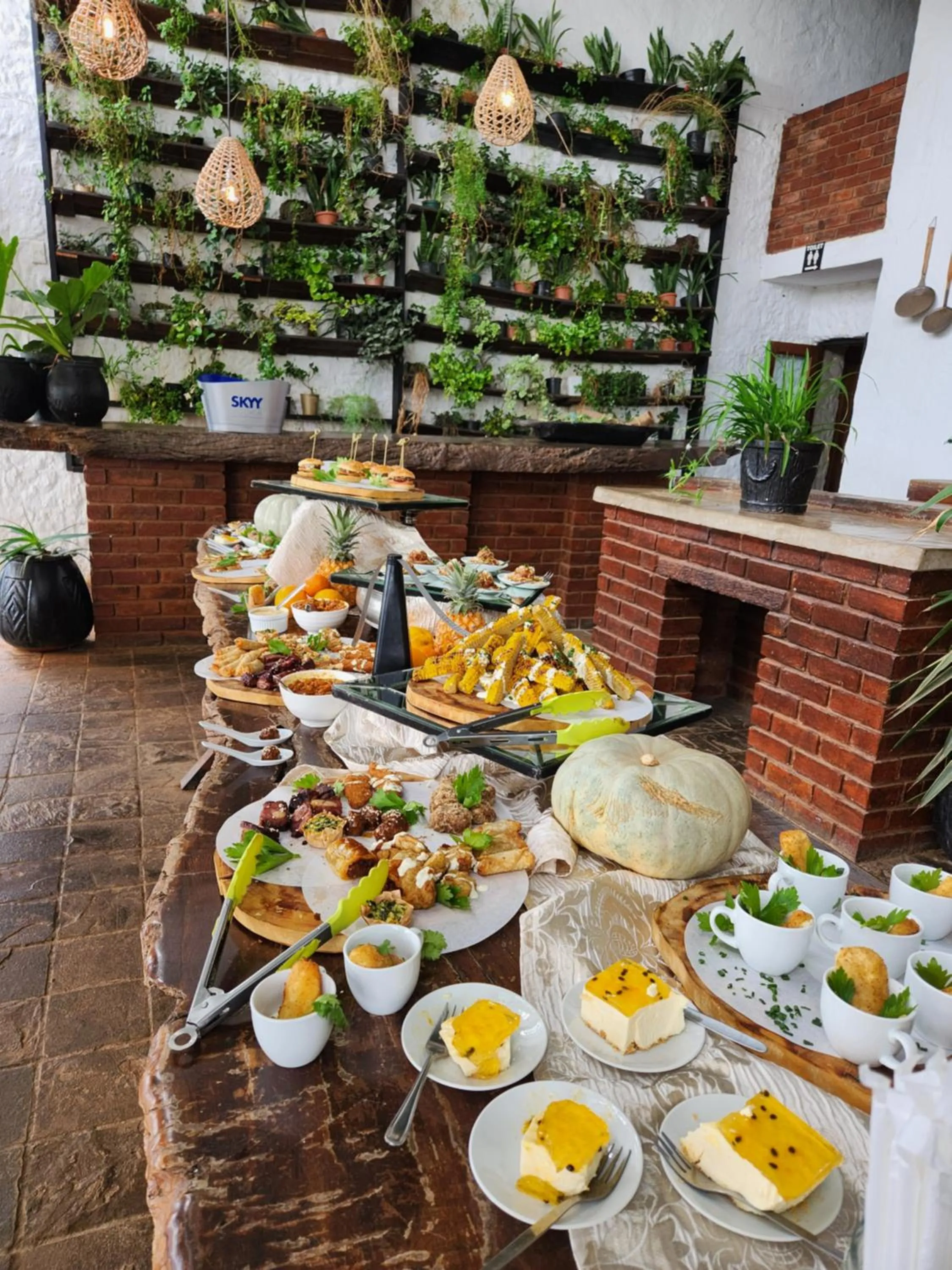 Restaurant/places to eat in Villa Paradiso