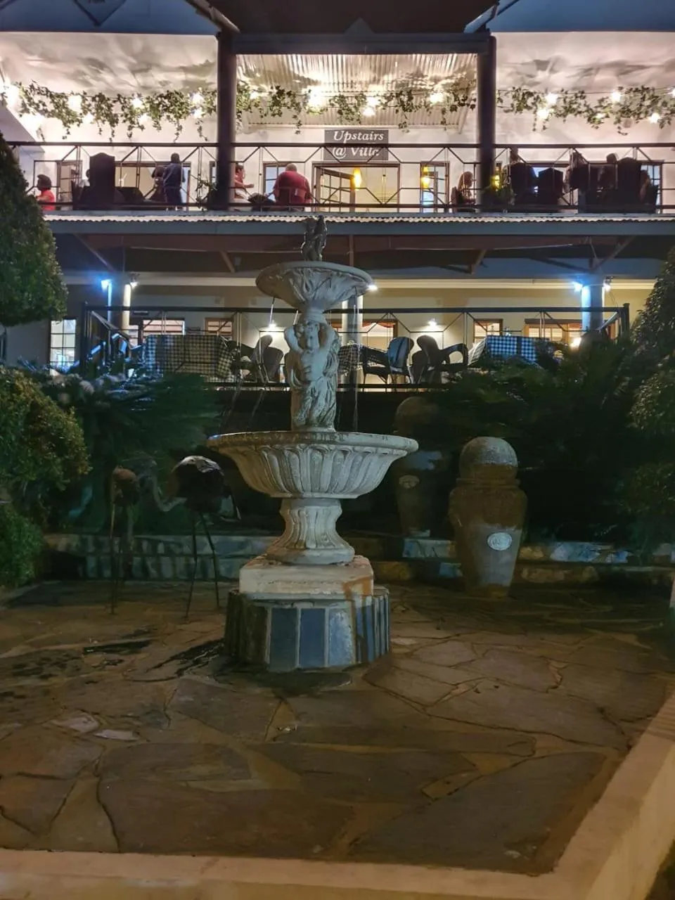 Restaurant/places to eat in Villa Paradiso