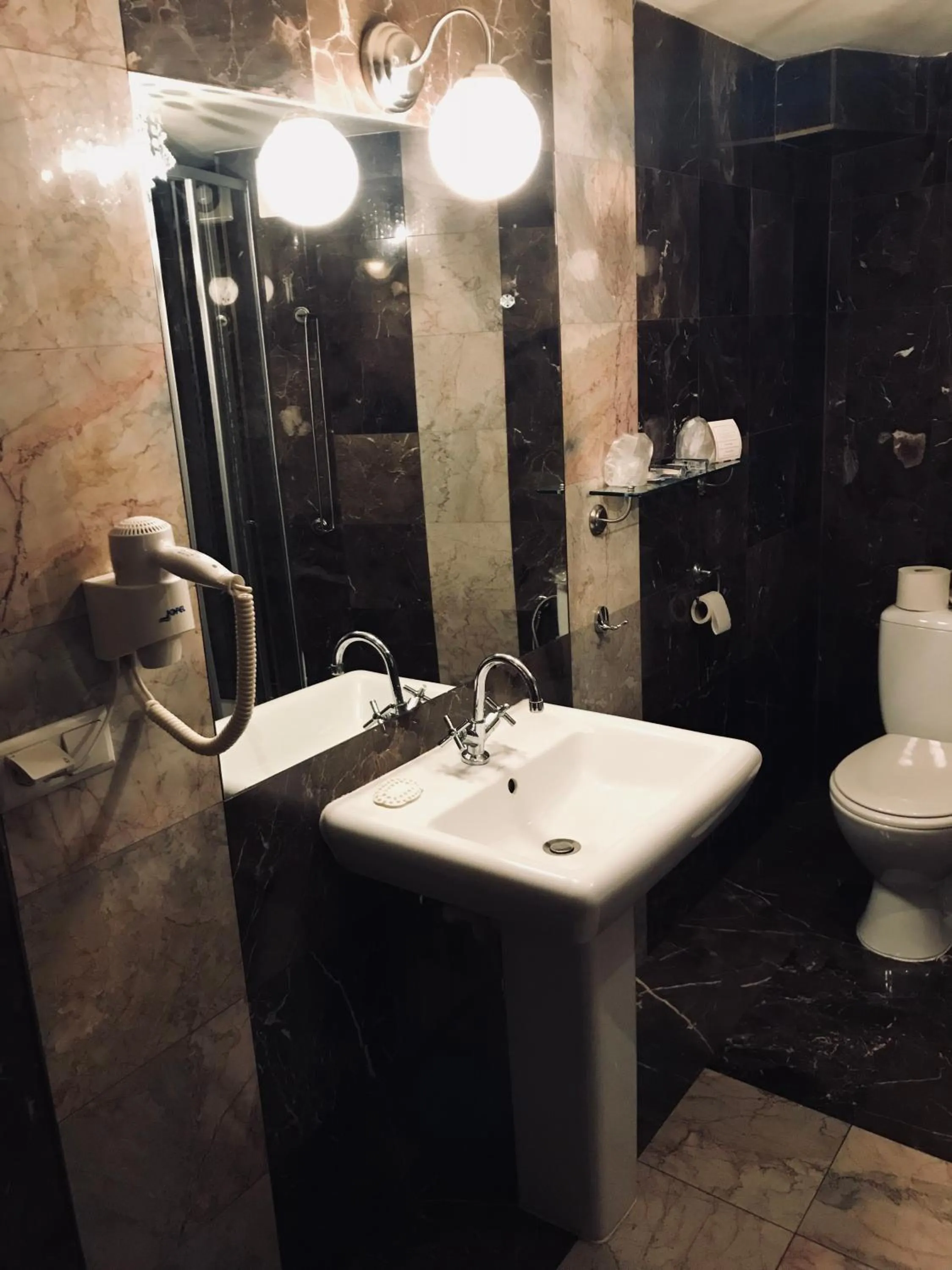 Toilet in Restauracja - Hotel Mocca D'oro