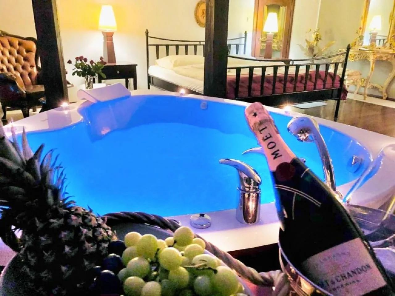 Bed in Restauracja - Hotel Mocca D'oro