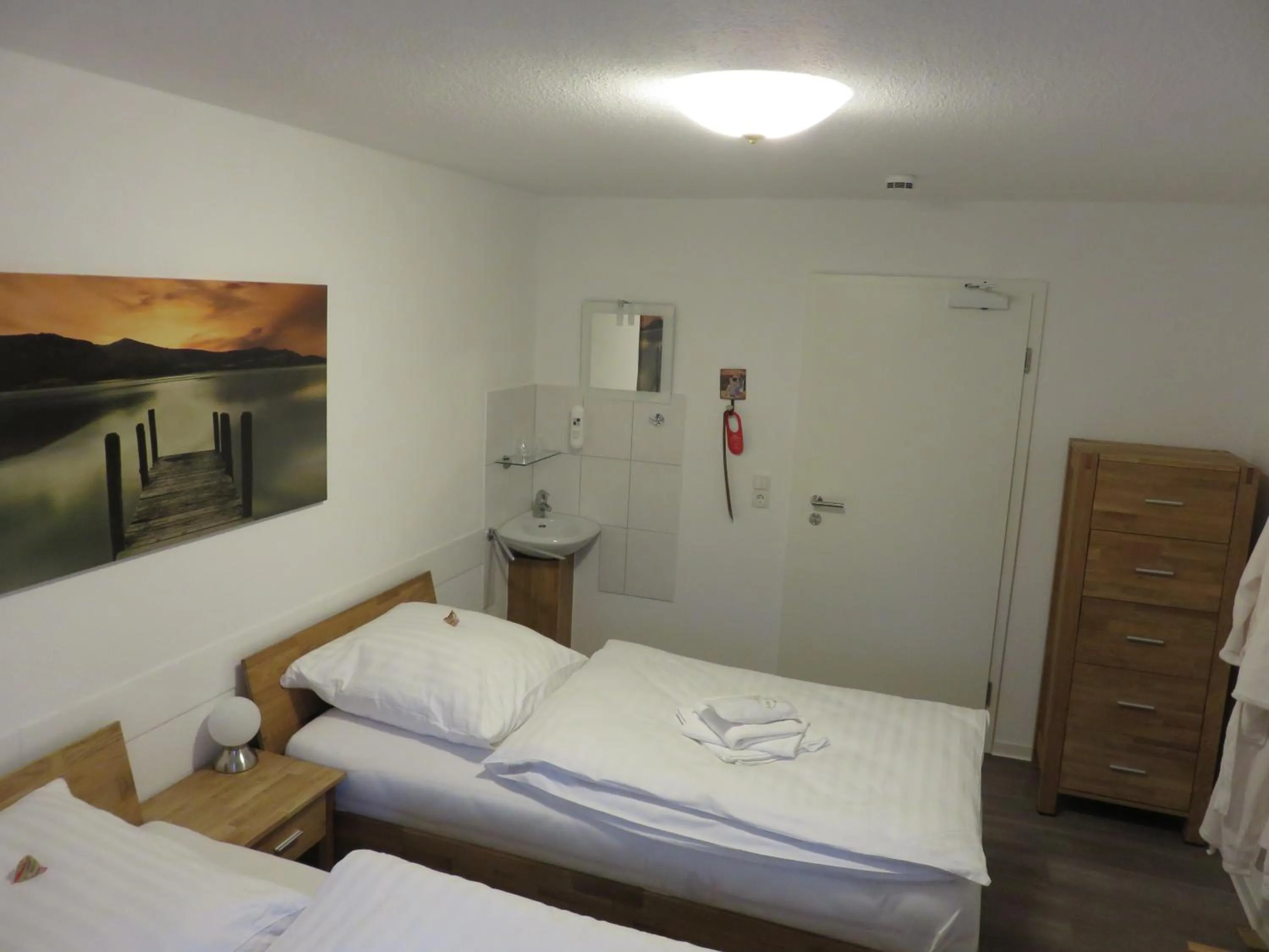 Photo of the whole room, Bed in Bredeneeker Gasthaus