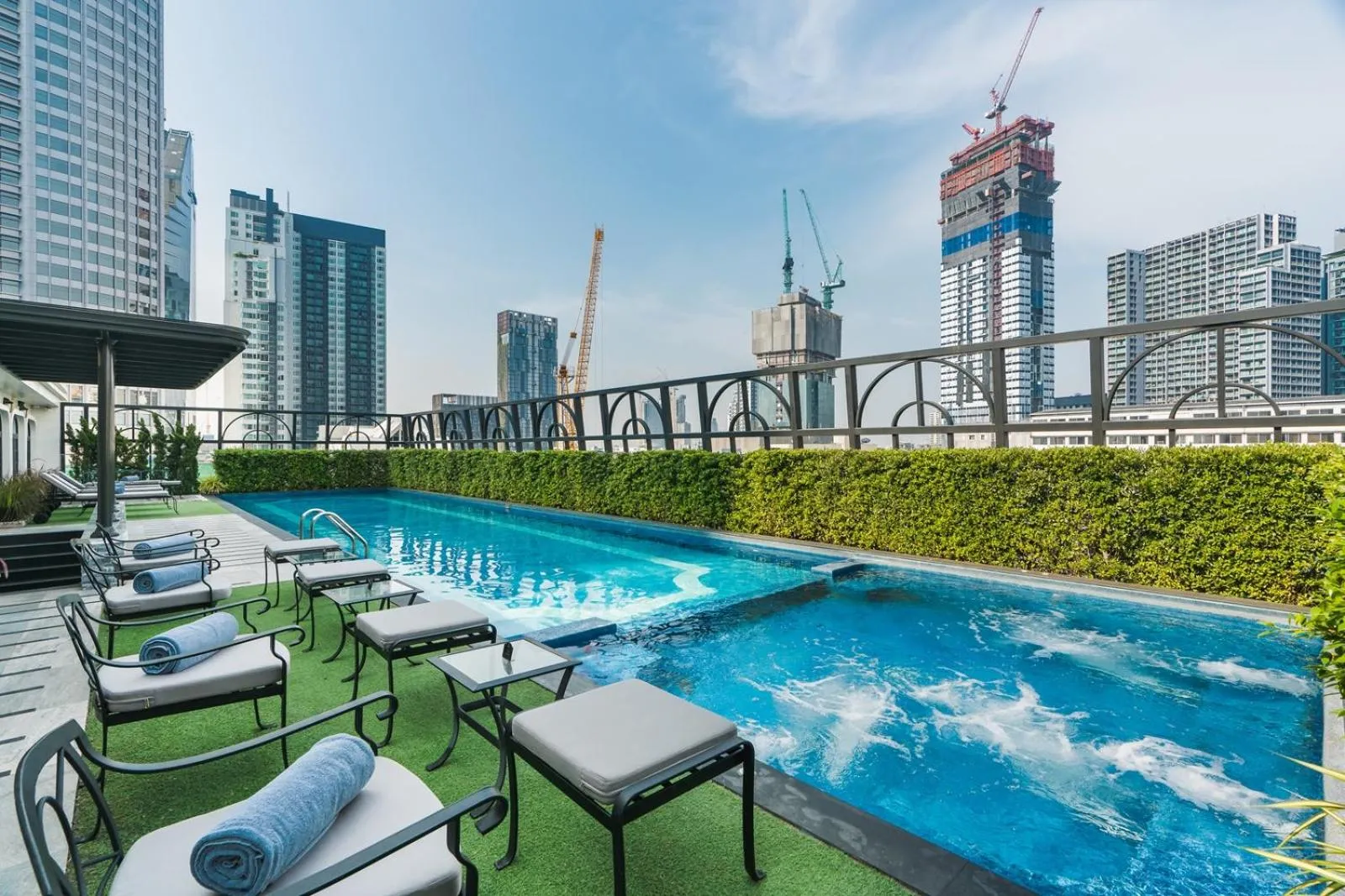 Swimming pool in The Salil Hotel Sukhumvit 57 - Thonglor