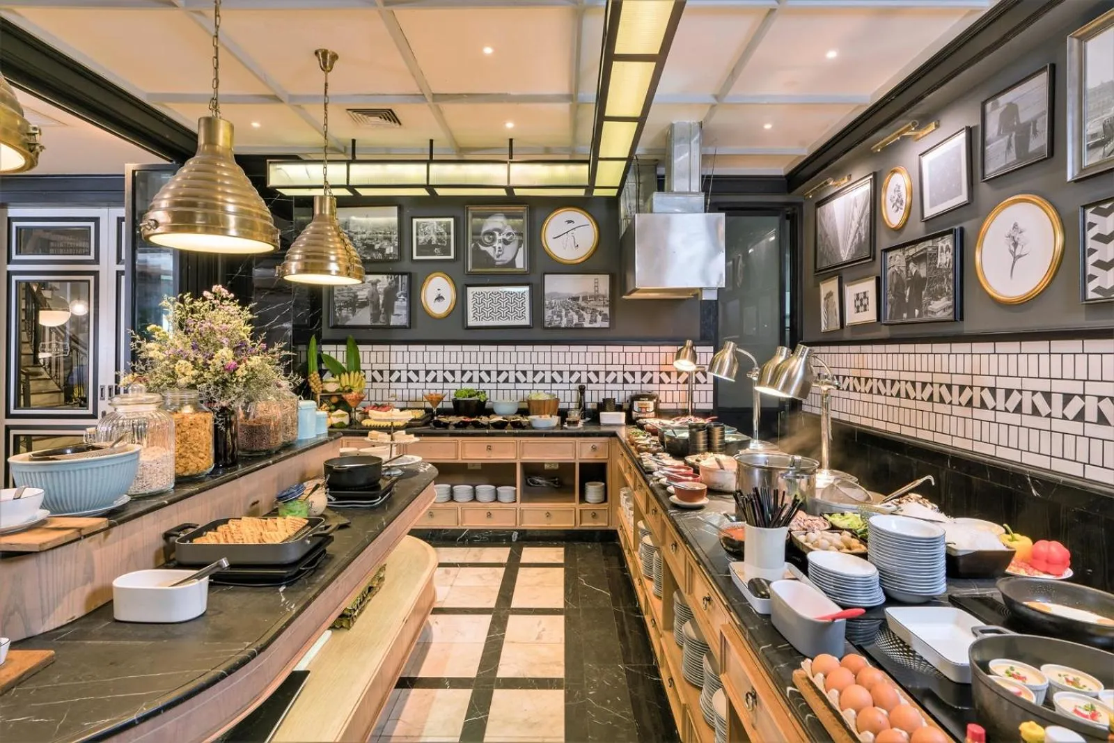 Restaurant/places to eat in The Salil Hotel Sukhumvit 57 - Thonglor