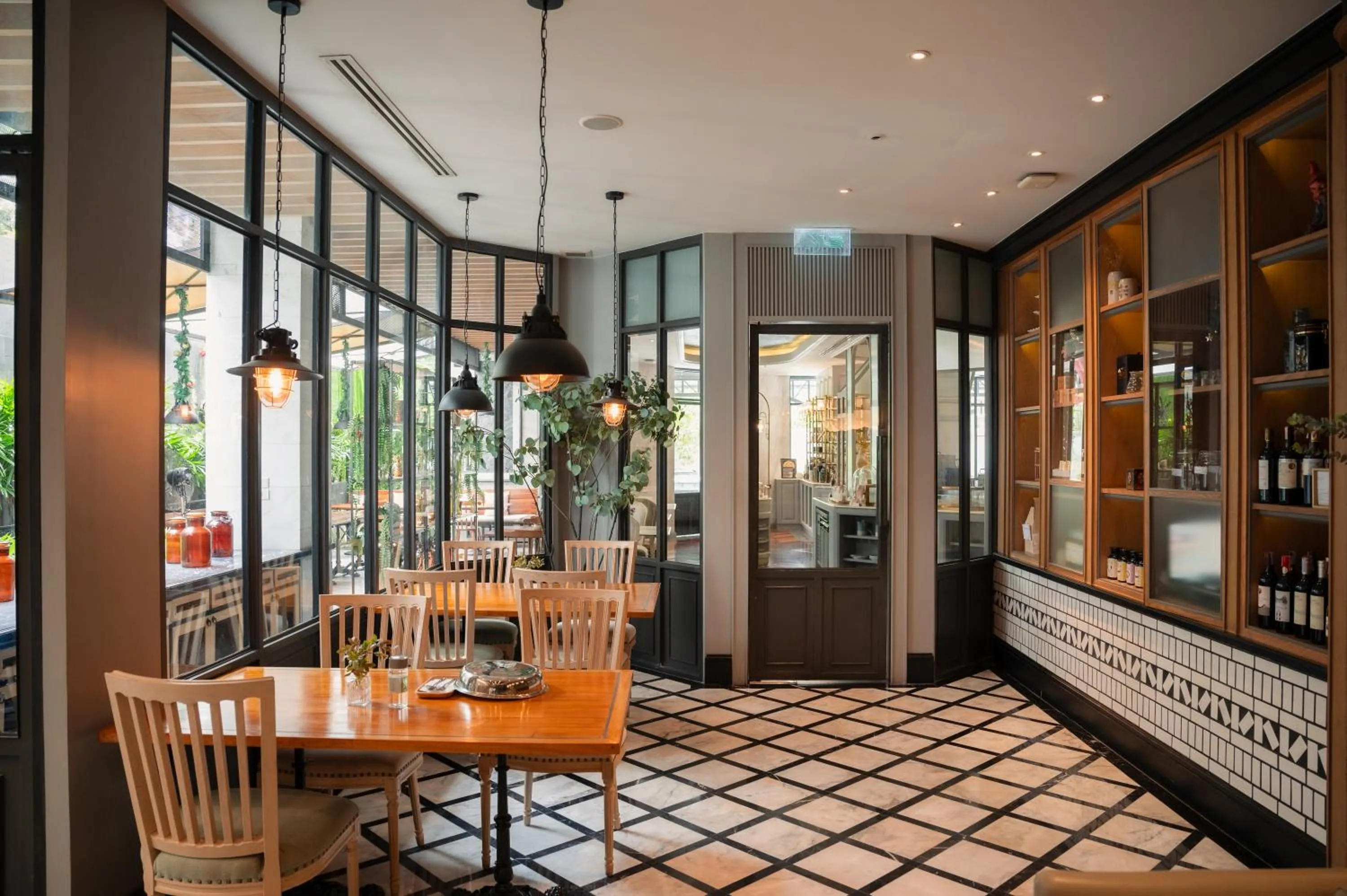 Restaurant/places to eat in The Salil Hotel Sukhumvit 57 - Thonglor