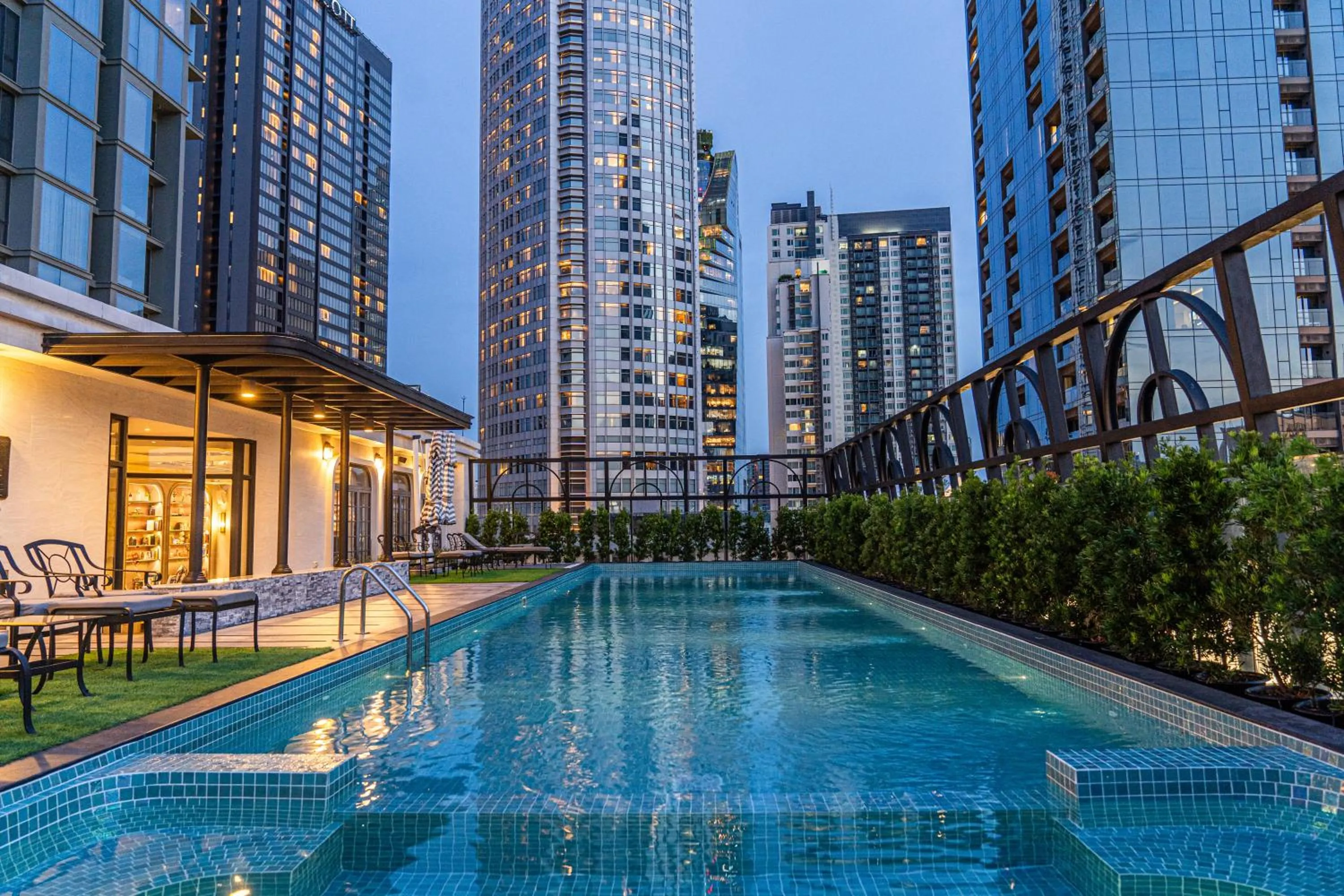 Swimming pool in The Salil Hotel Sukhumvit 57 - Thonglor