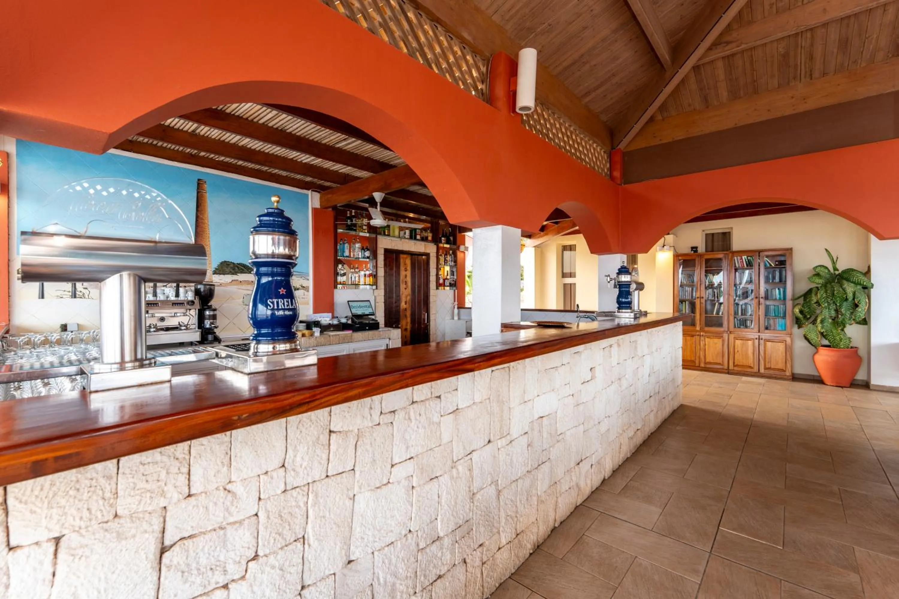 Lounge or bar in Occidental Boa Vista Beach