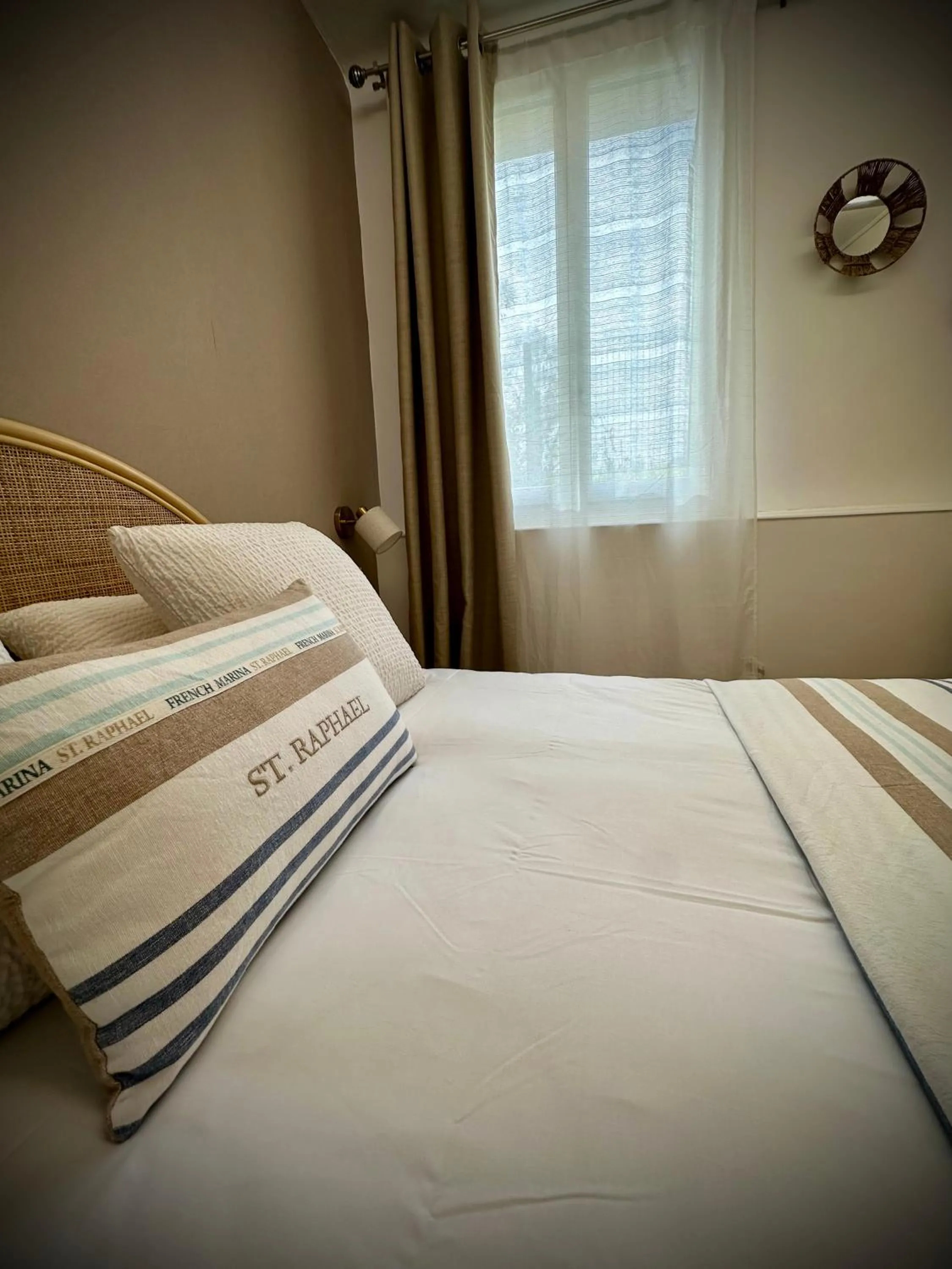 Bed in Hôtel Le Clos du Dramont