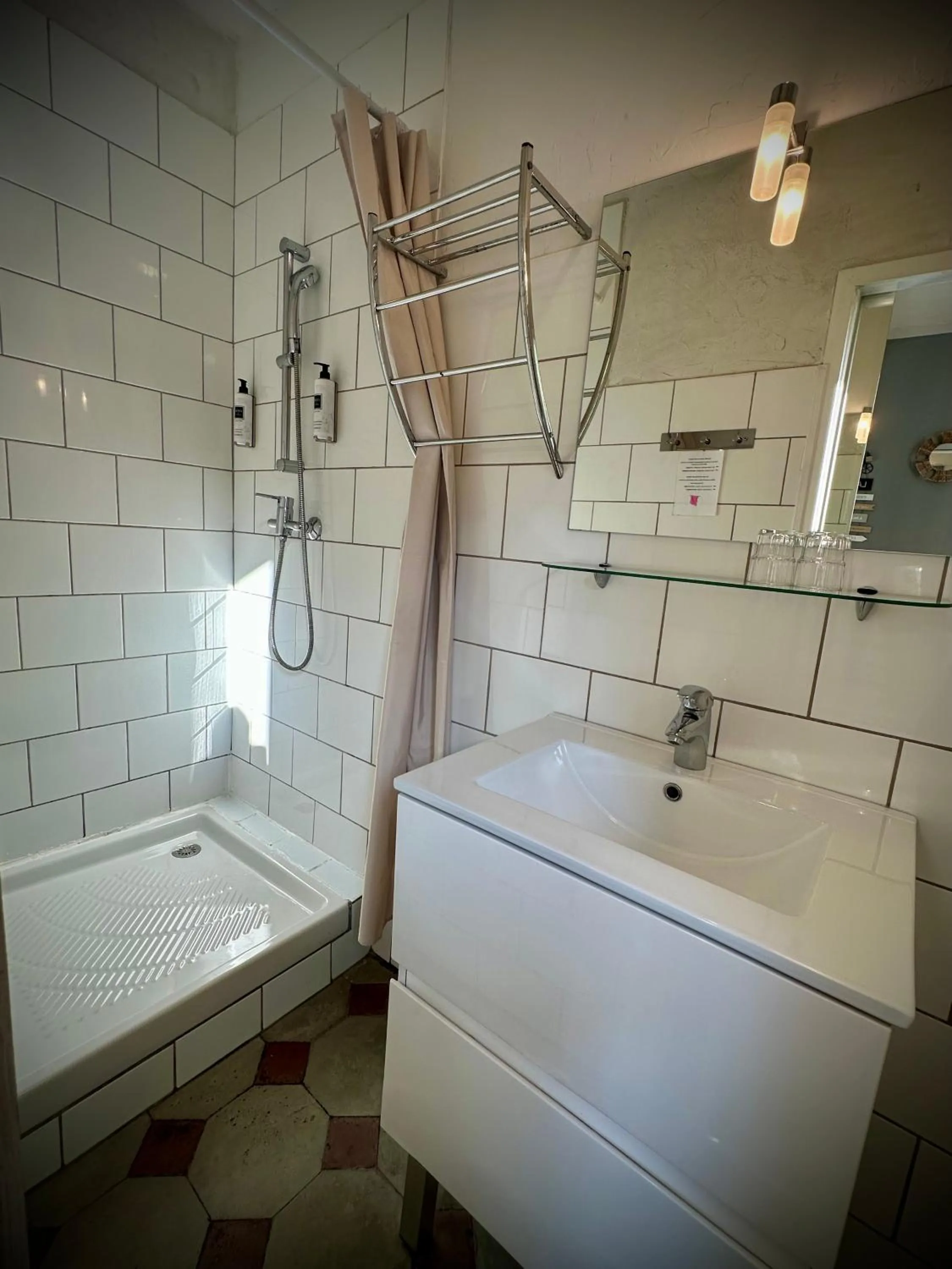 Bathroom in Hôtel Auberge Provençale