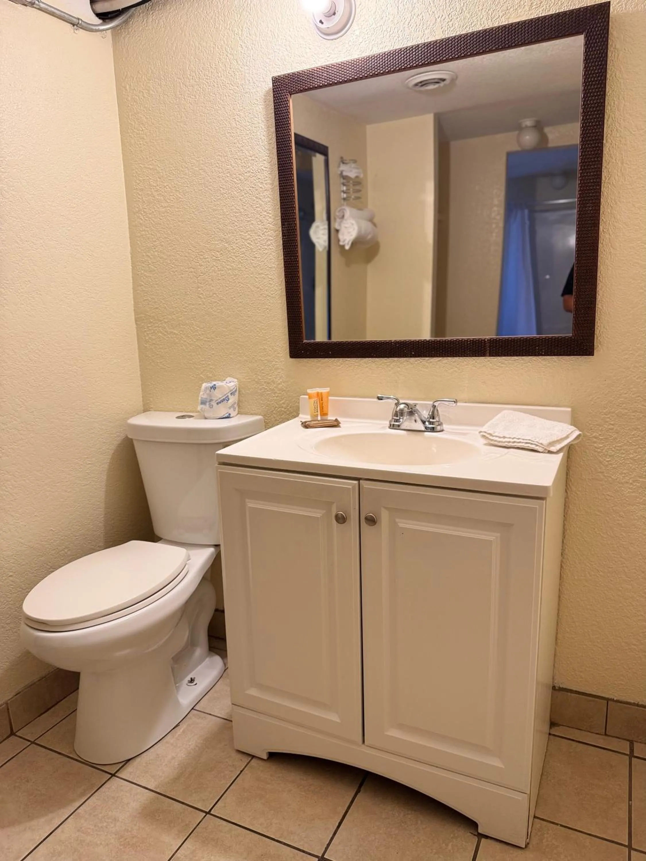 Bathroom in Apache Motel