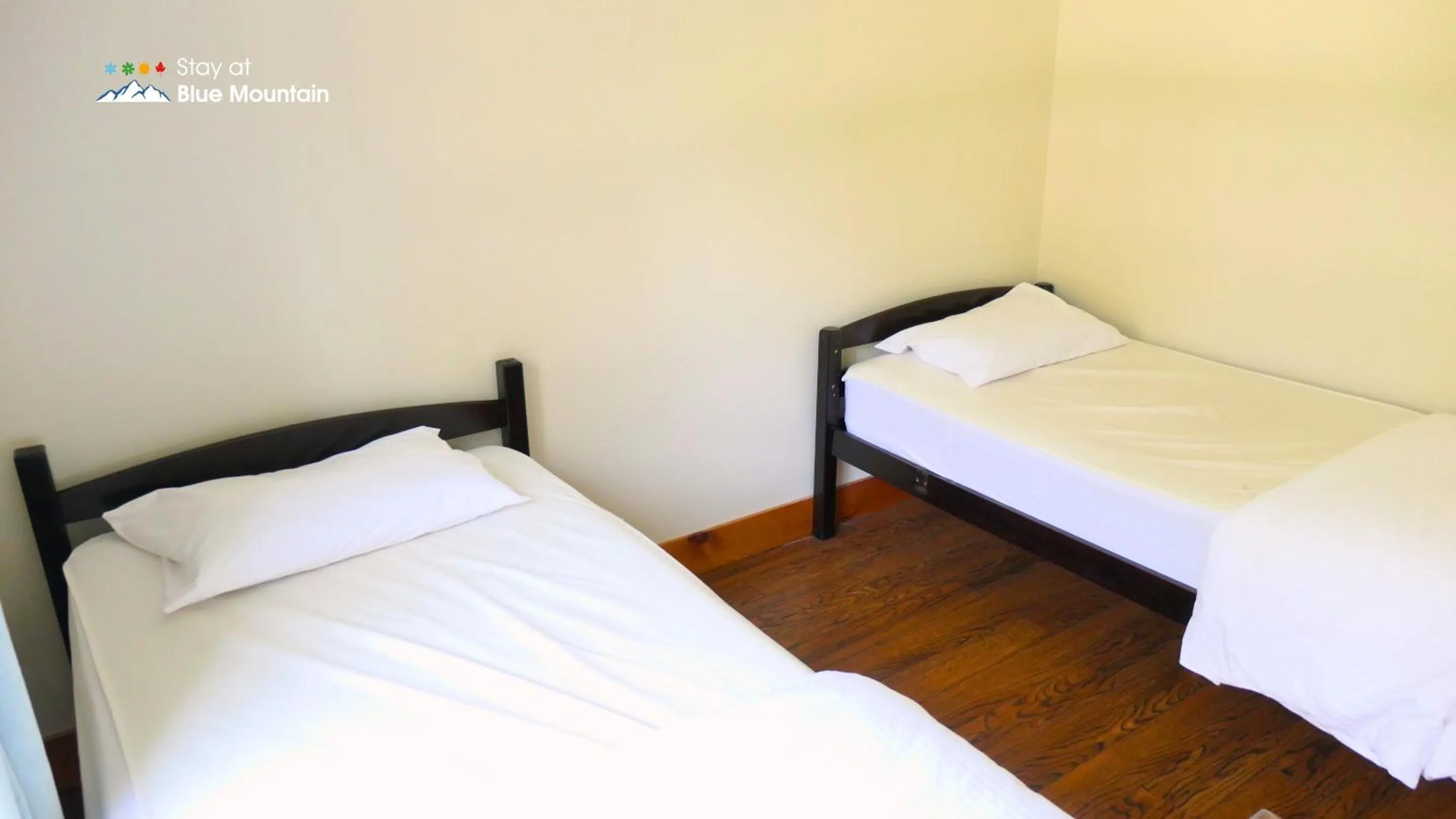 Bed in Summit Ridge 6