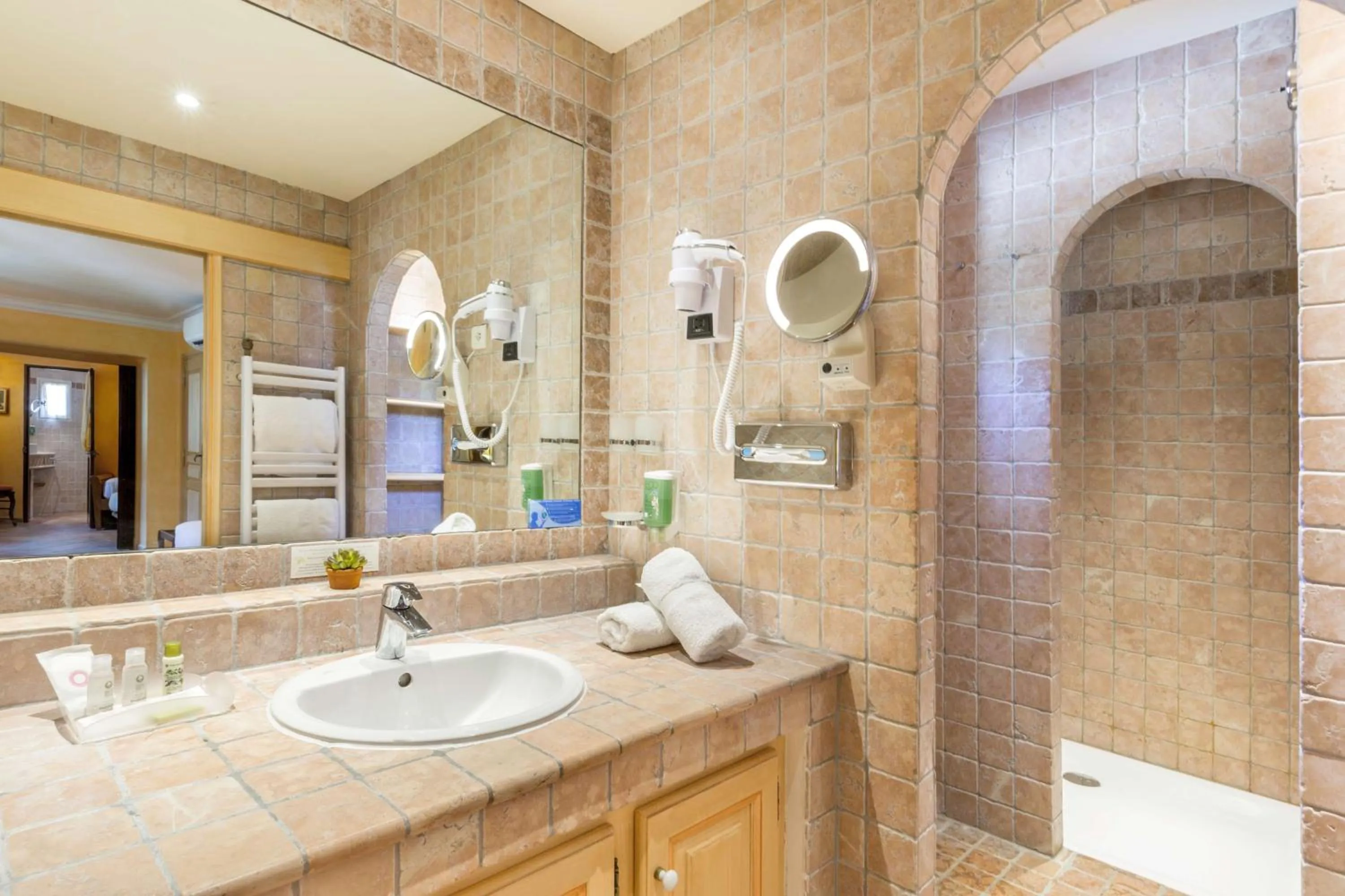 Photo of the whole room in La Bastide du Calalou Hotel & Spa, BW Signature Collection