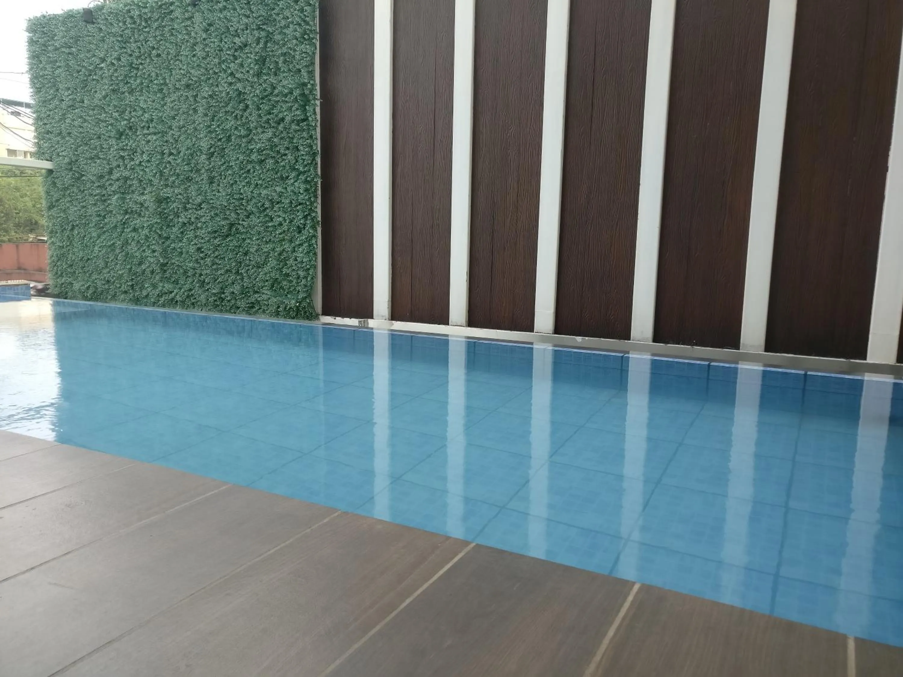 Swimming pool in Stay Inn