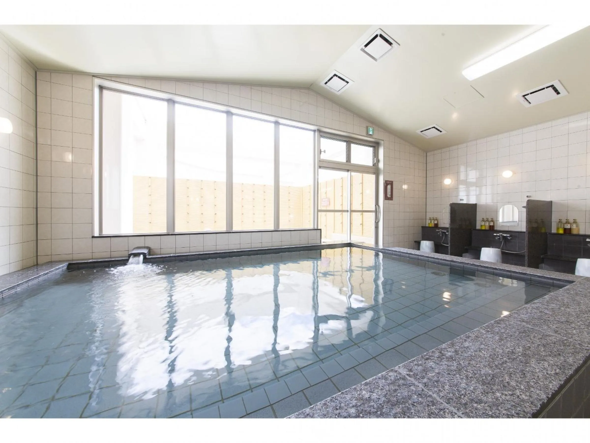 Bathroom in Hotel Super Tomari