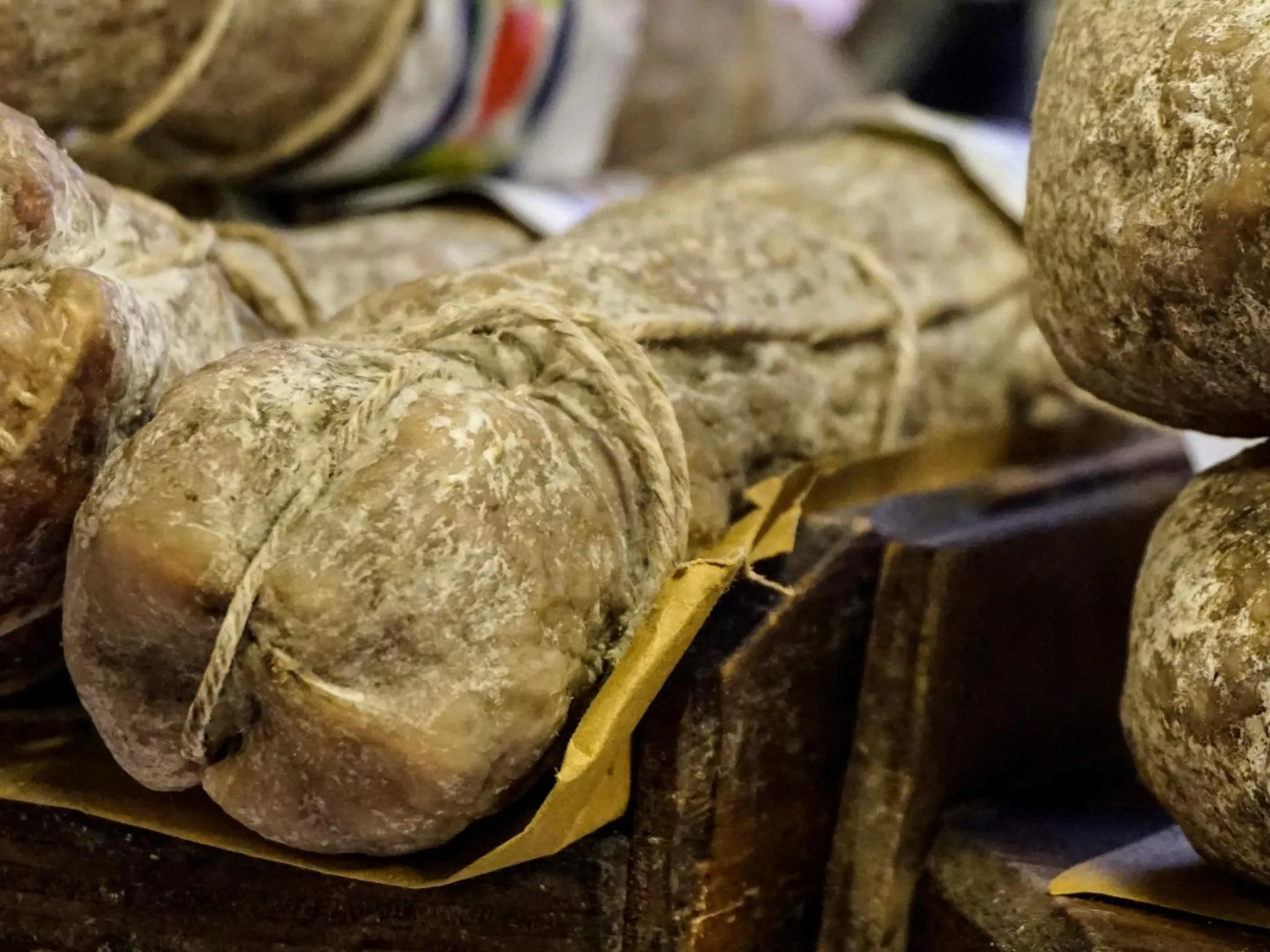 Supermarket/grocery shop in Casa Isolani Luxury Rooms Piazza Maggiore