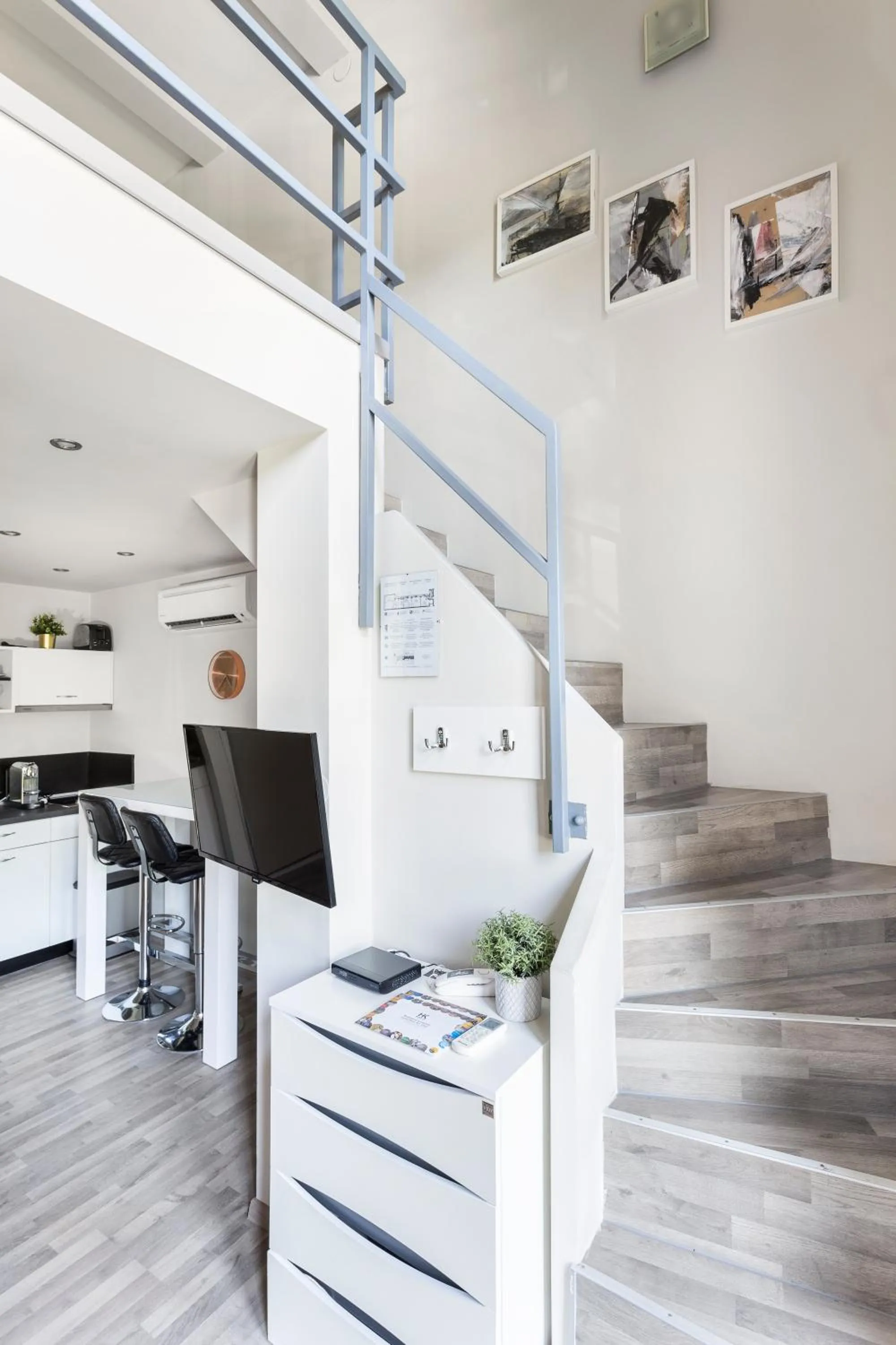 Area and facilities in Hotel Mika Downtown