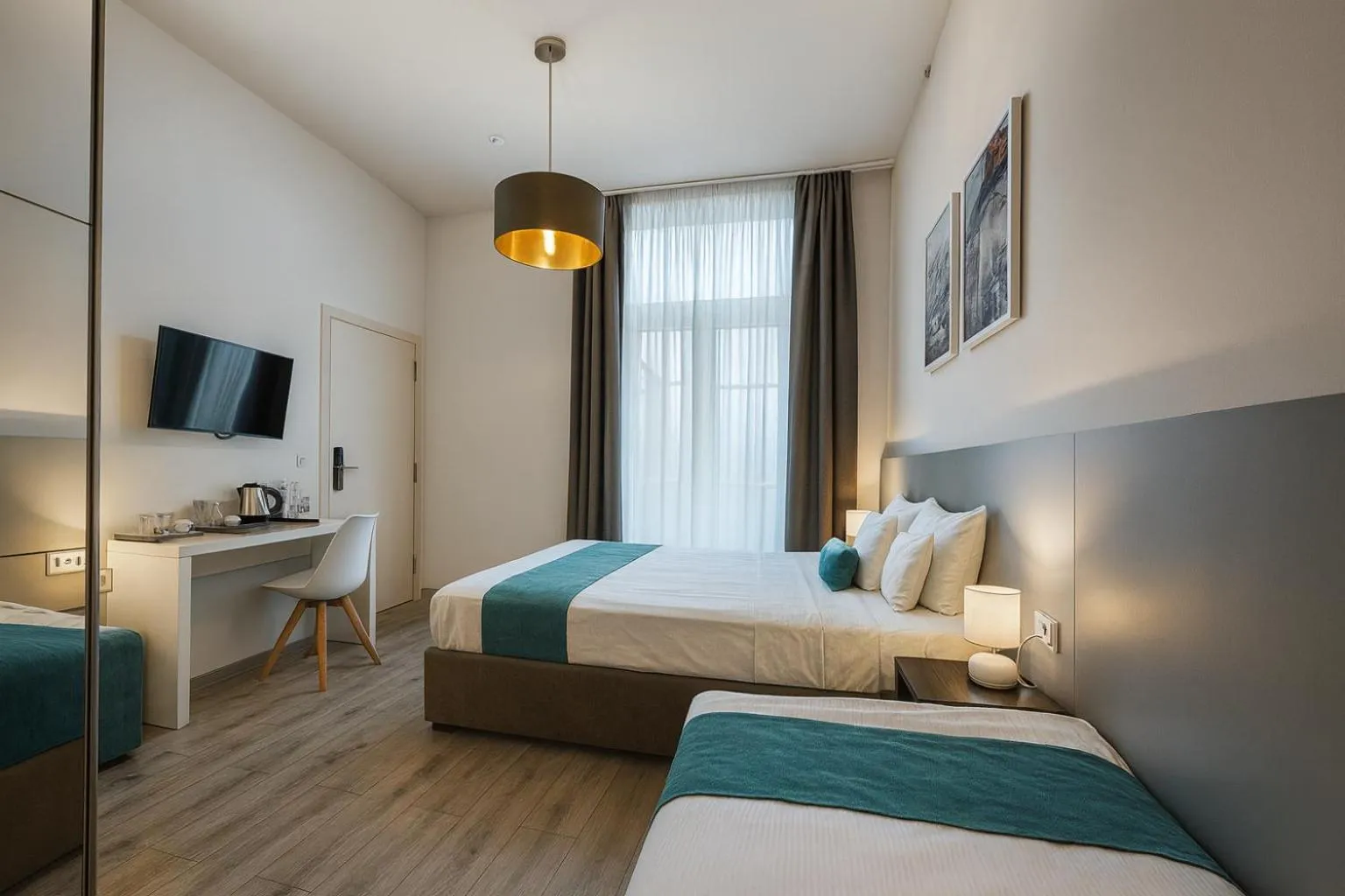 Bed in Hotel Mika Downtown