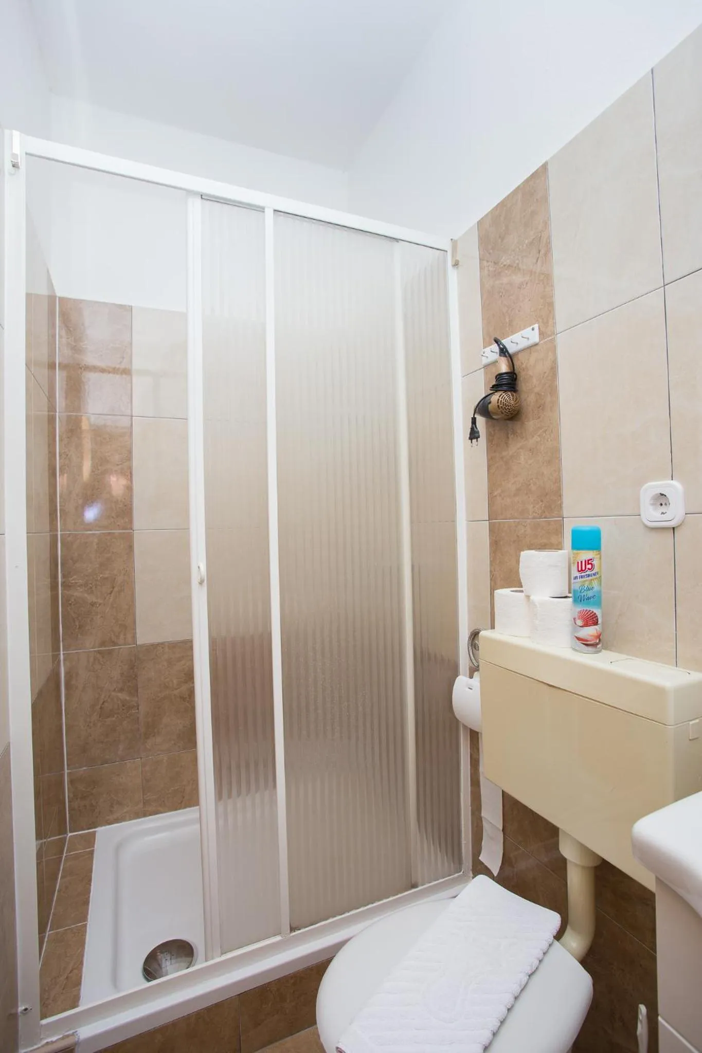 Shower in Villa Valentina