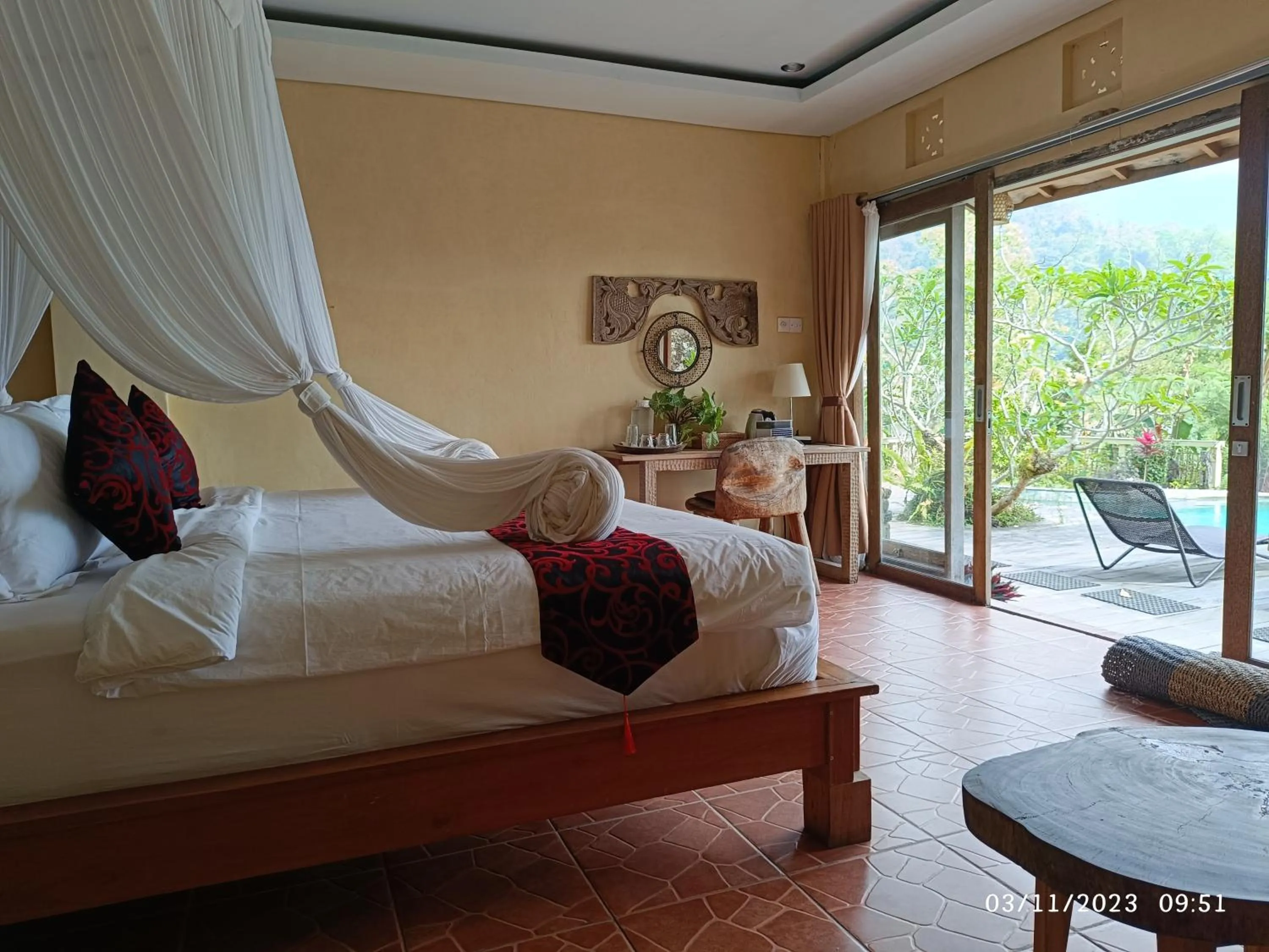 Bed in DWan Tea Mountain Side