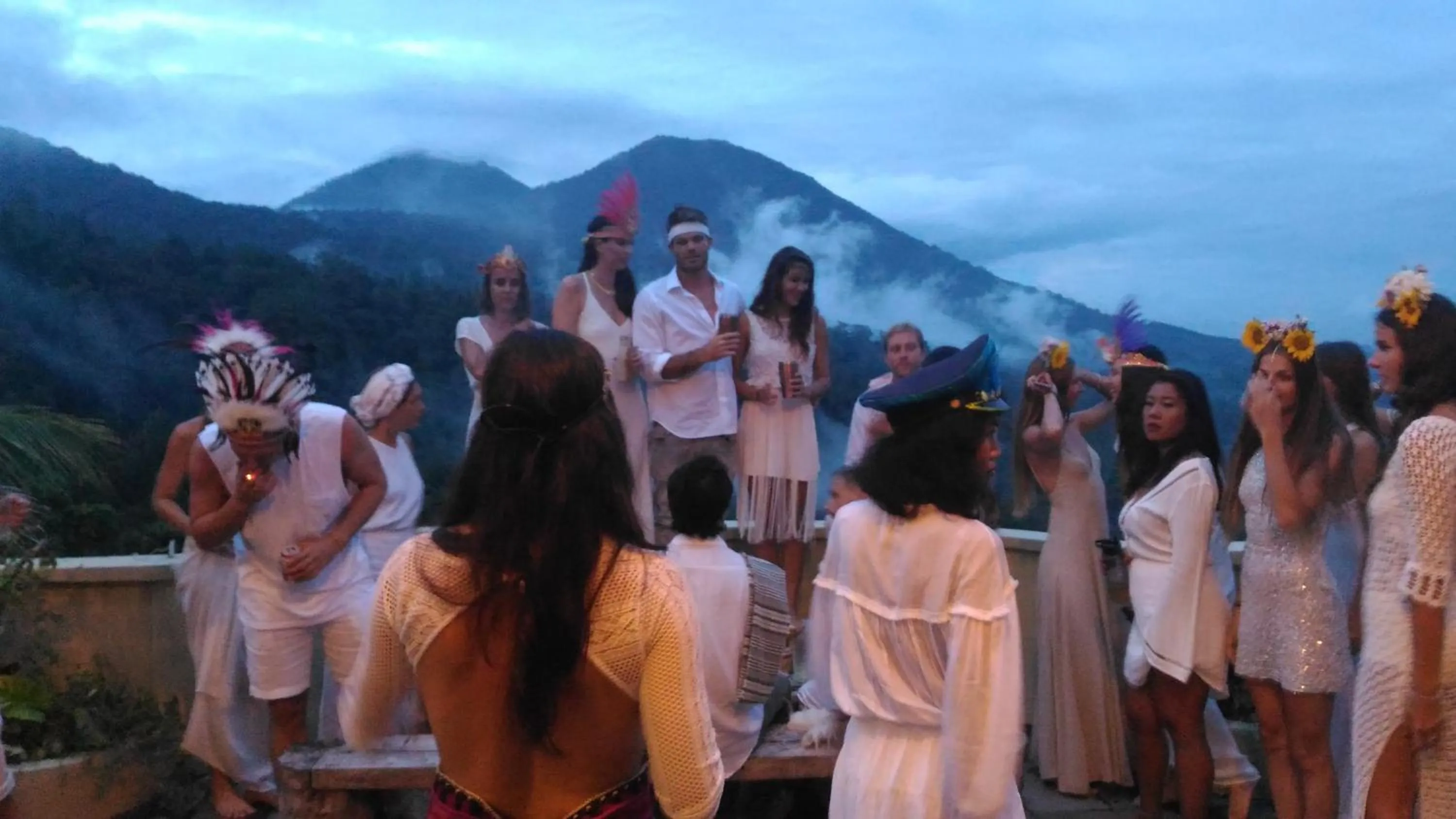 People in DWan Tea Mountain Side