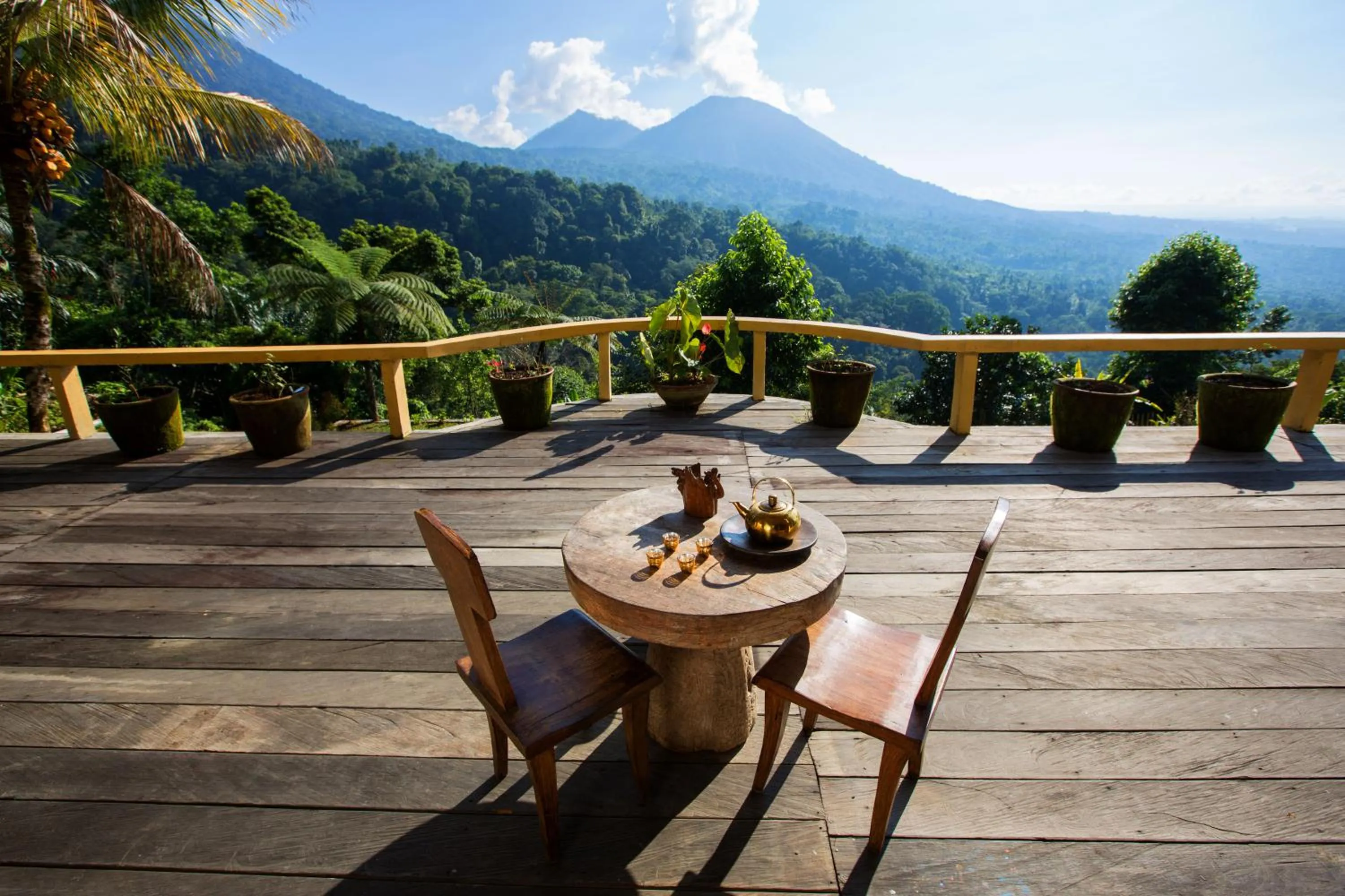 Patio in DWan Tea Mountain Side
