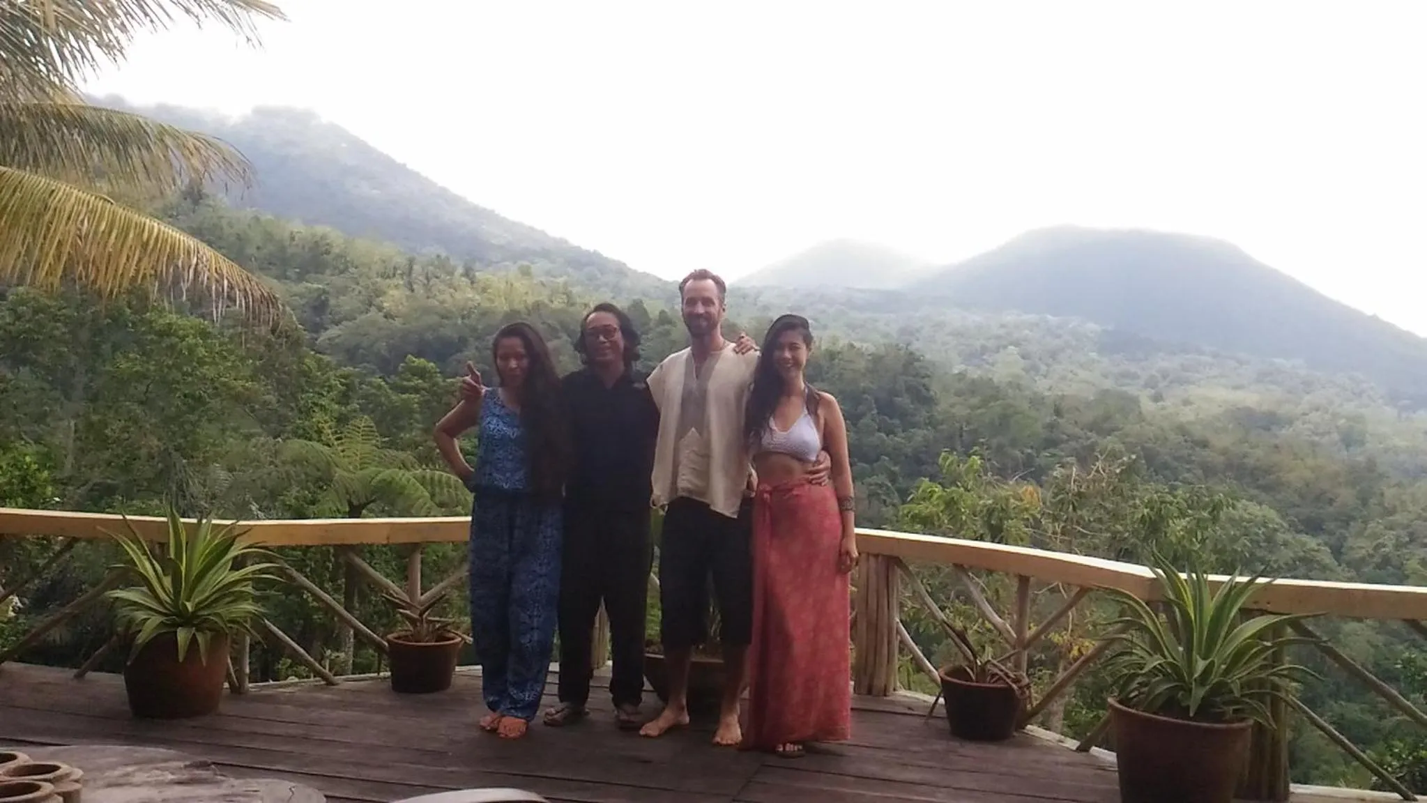 Guests in DWan Tea Mountain Side