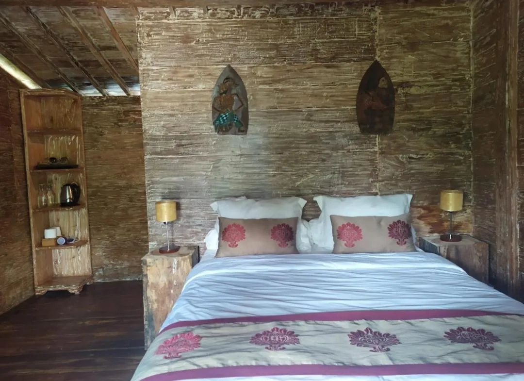 Bed in DWan Tea Mountain Side