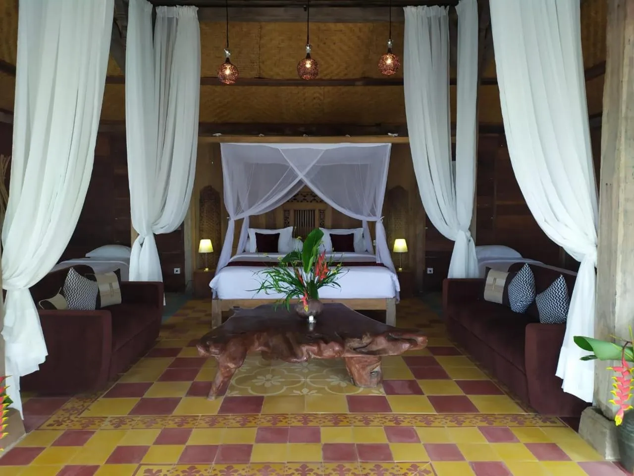 Bed in DWan Tea Mountain Side