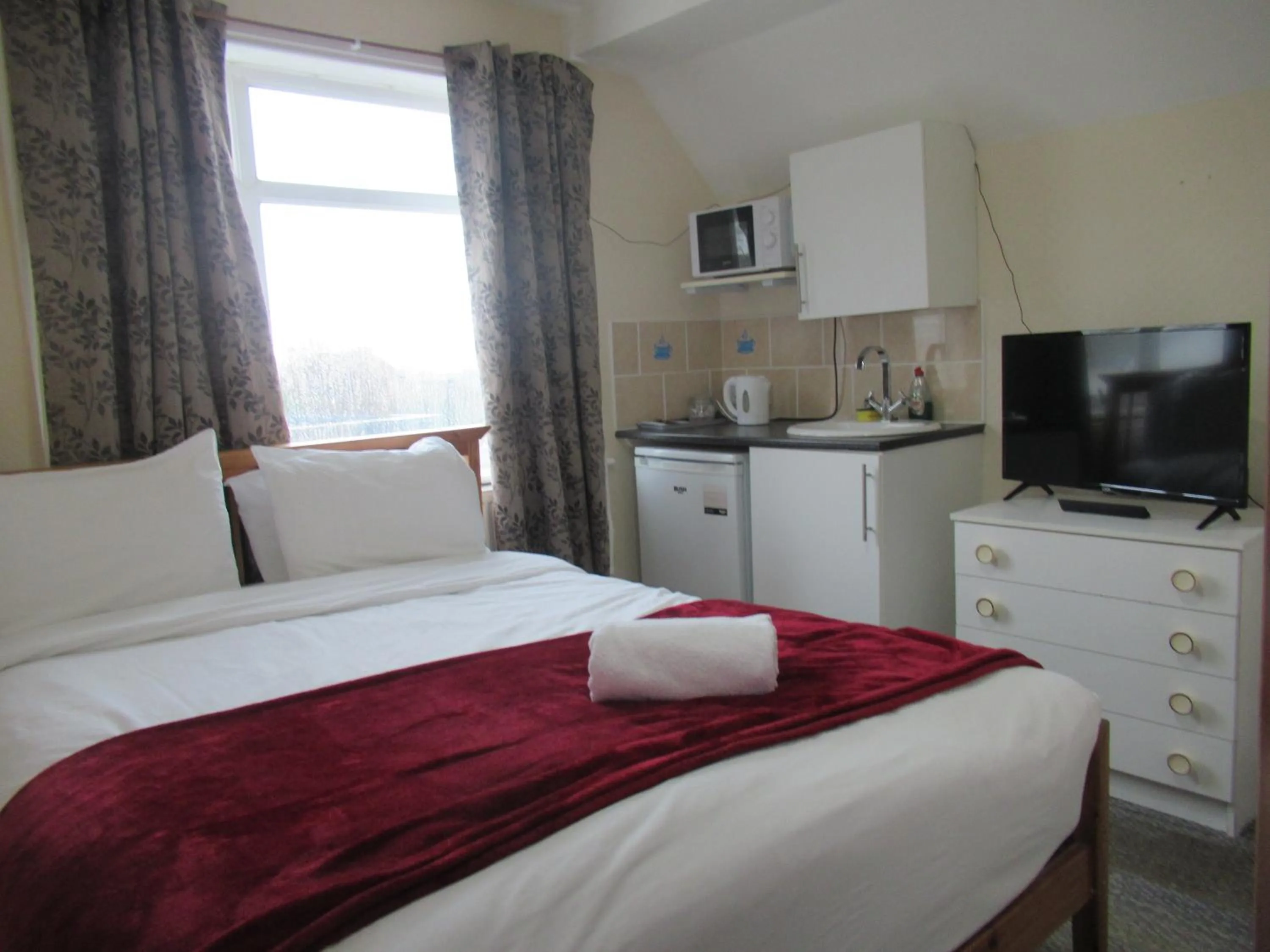 Bedroom, Bed in Littlestone Hotel