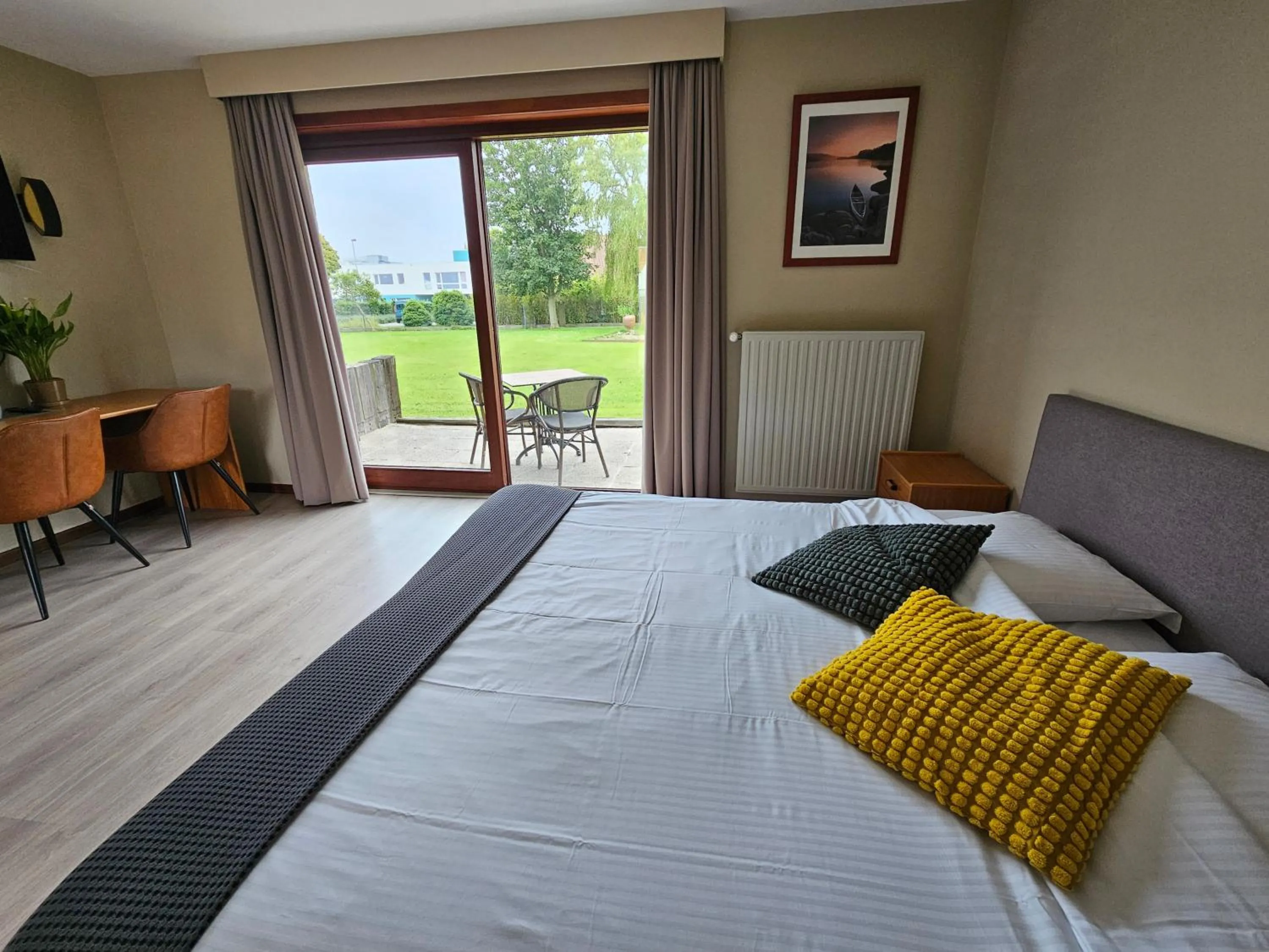 Bed in Hotel Westendia and Free Parking Top Breakfast