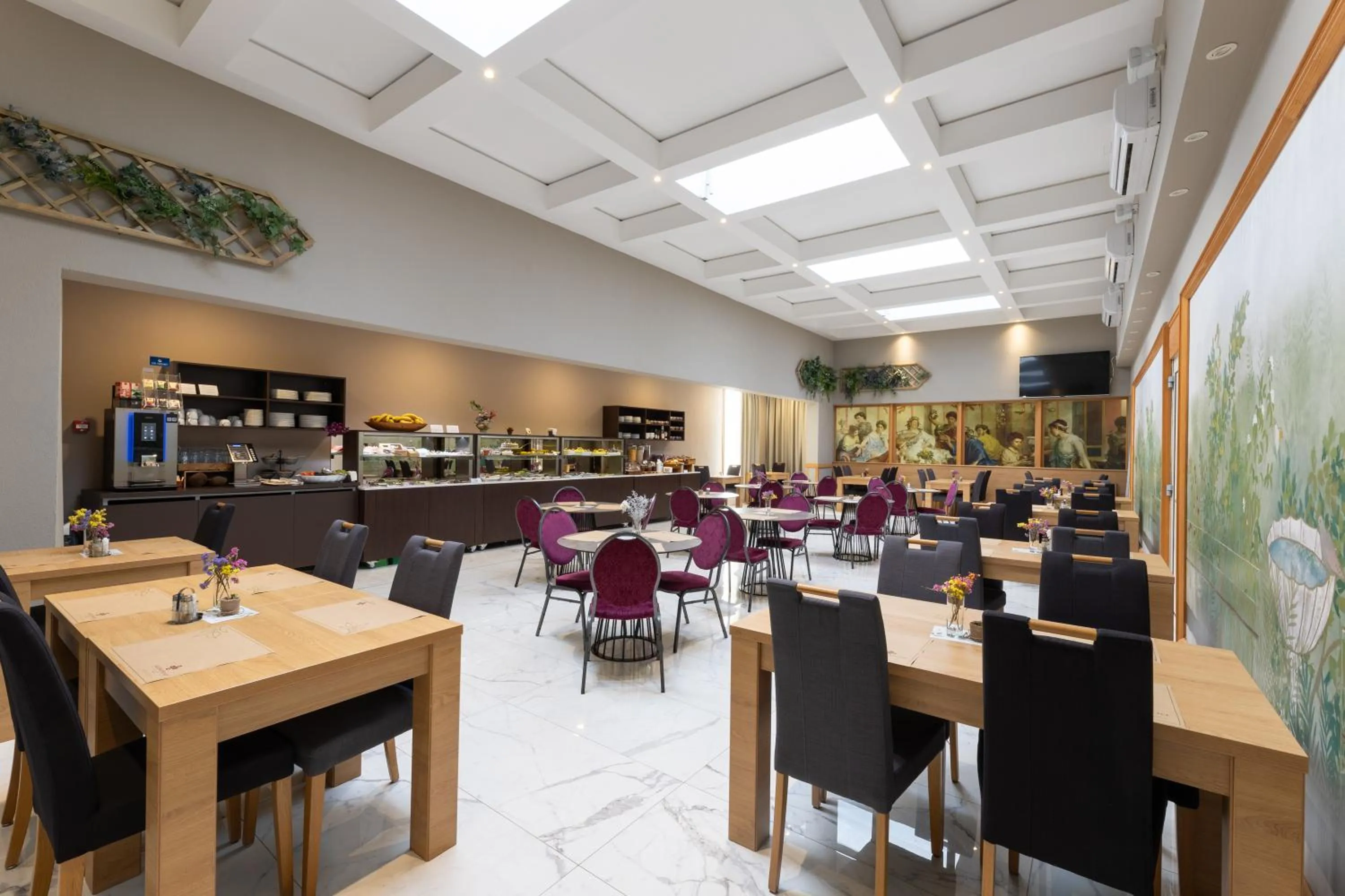 Breakfast in Hotel Salona Palace