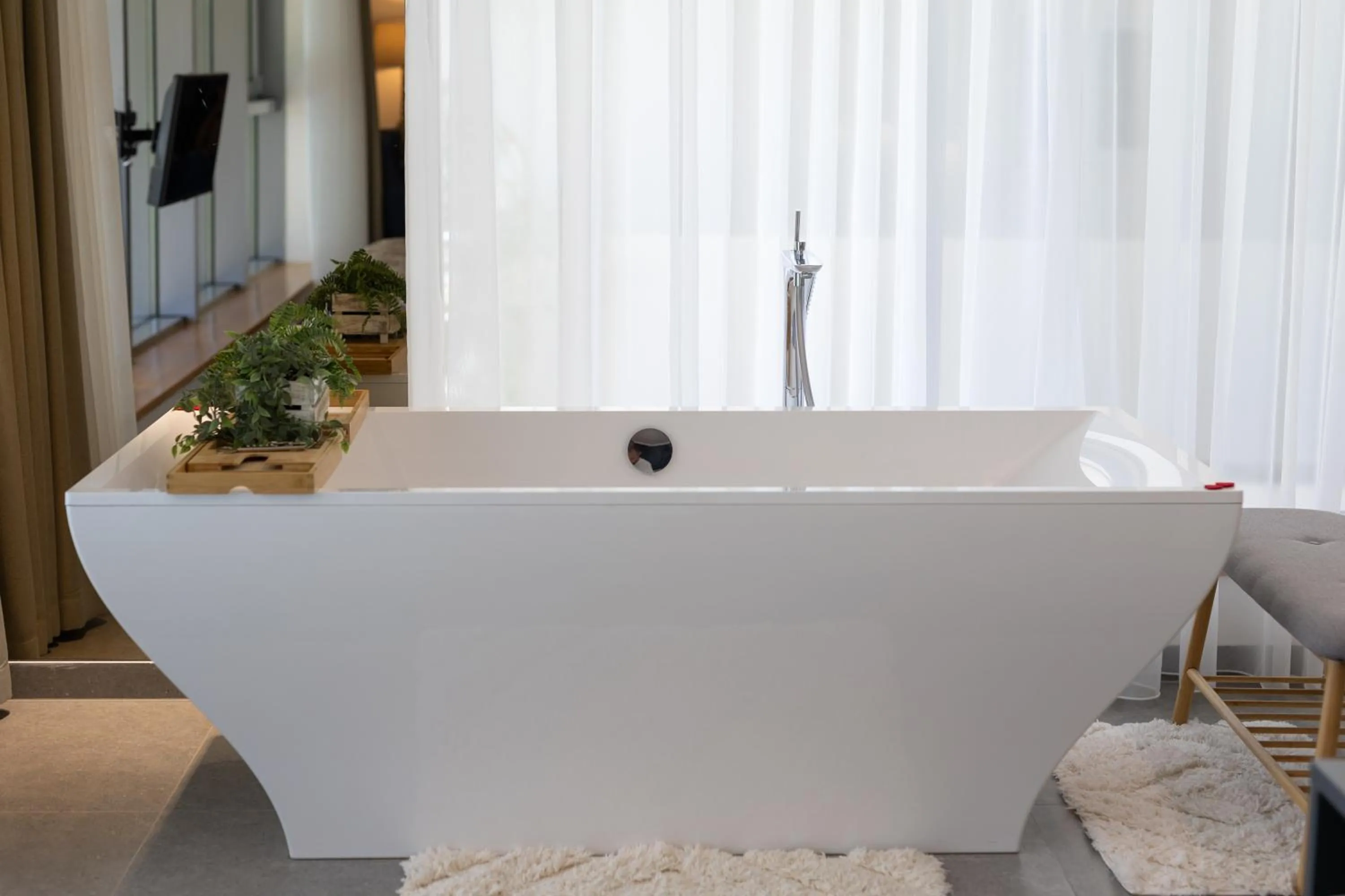 Bath in Hotel Salona Palace