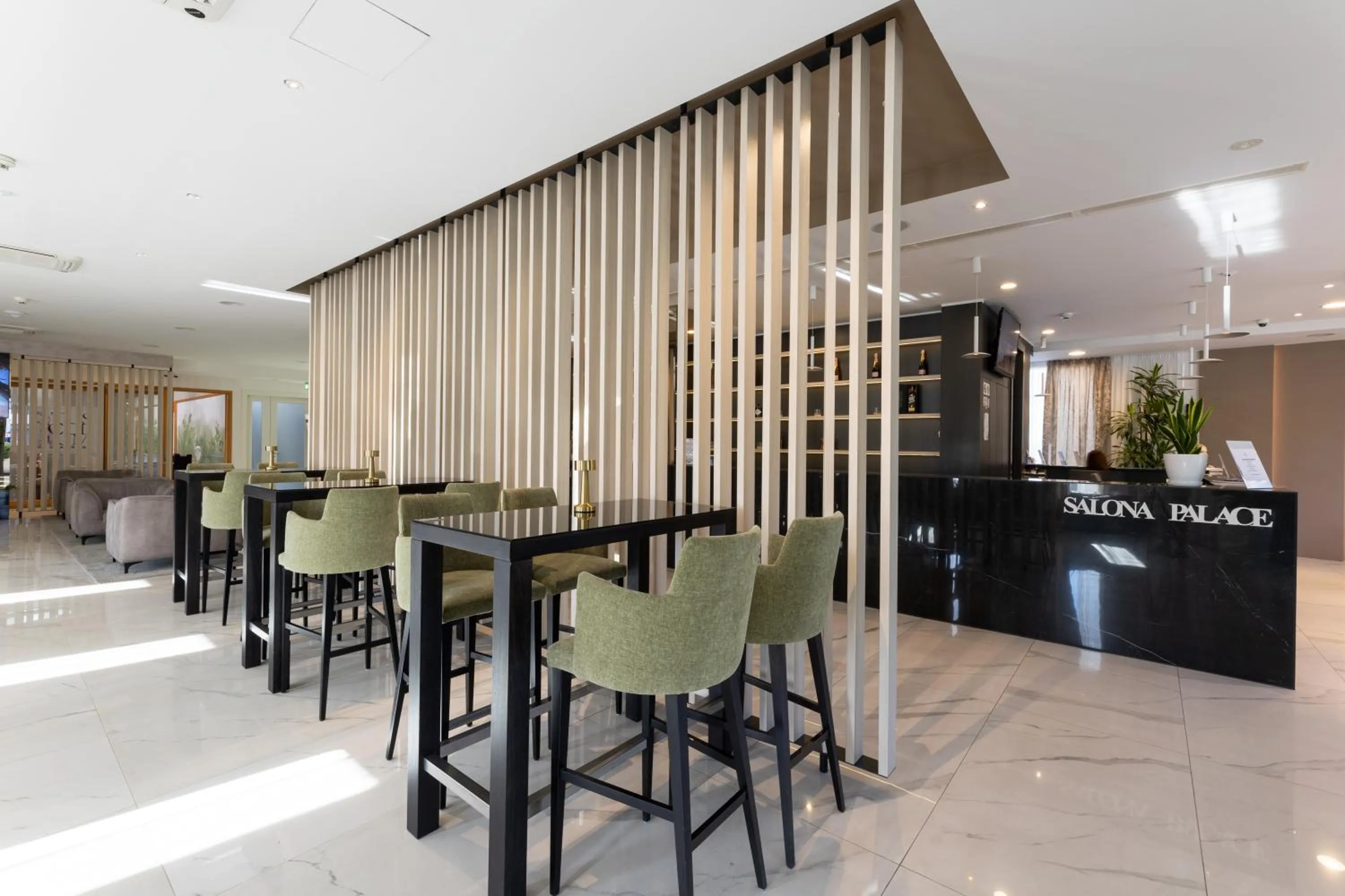 Lobby or reception in Hotel Salona Palace