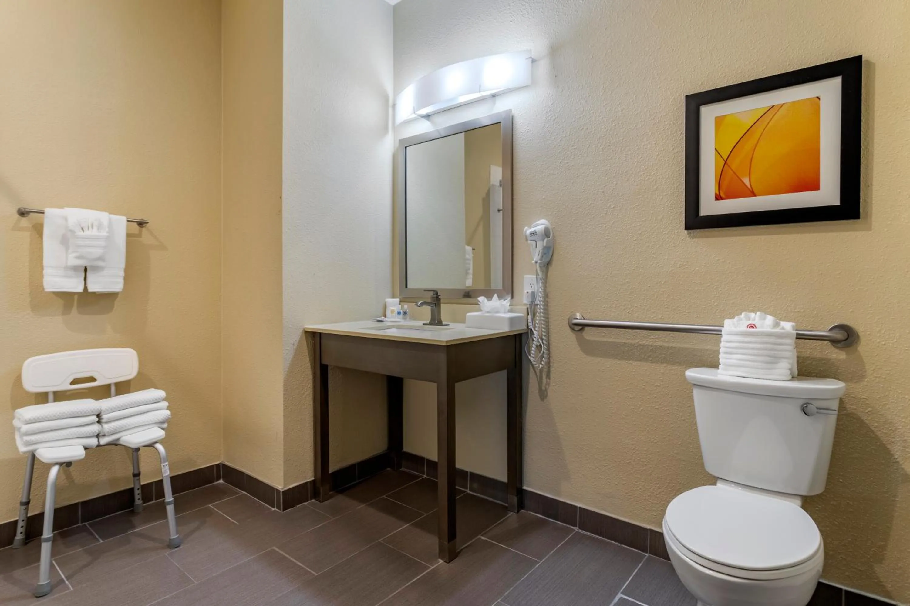 Bathroom in Comfort Suites Near Sam Houston Race Park