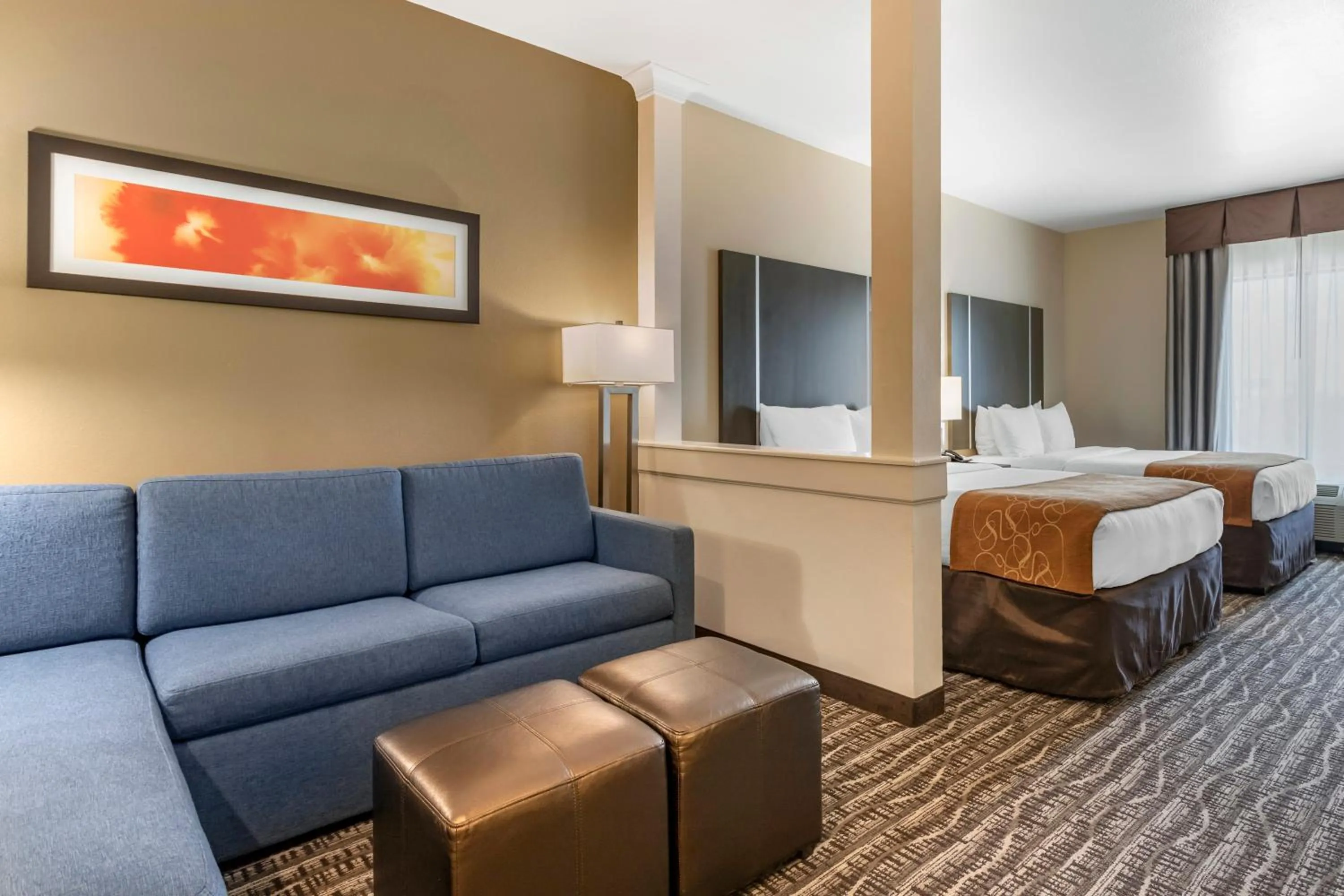 Seating area in Comfort Suites Near Sam Houston Race Park