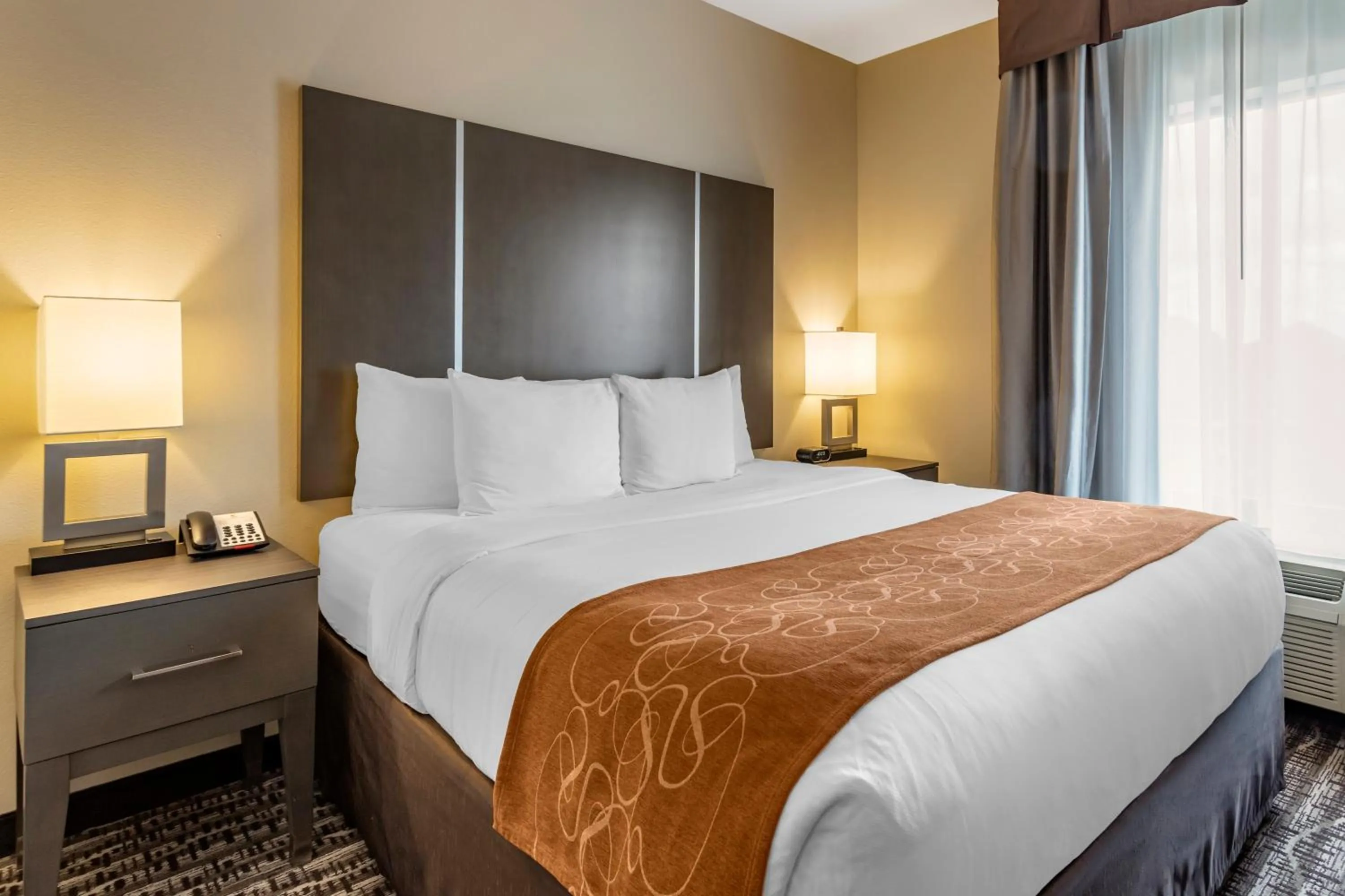 Bedroom, Bed in Comfort Suites Near Sam Houston Race Park