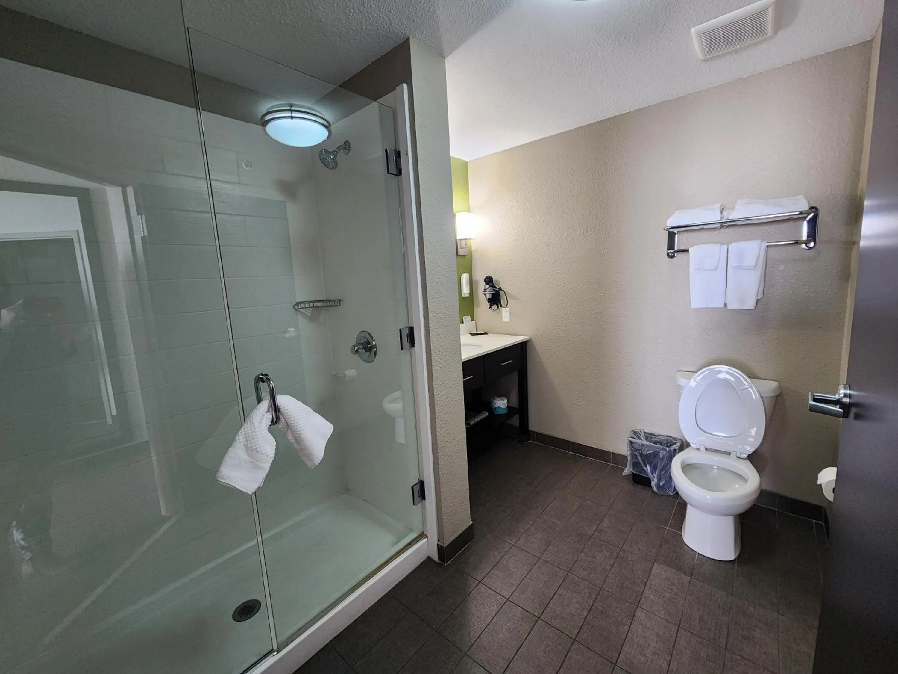 Shower in Sleep Inn & Suites Columbia