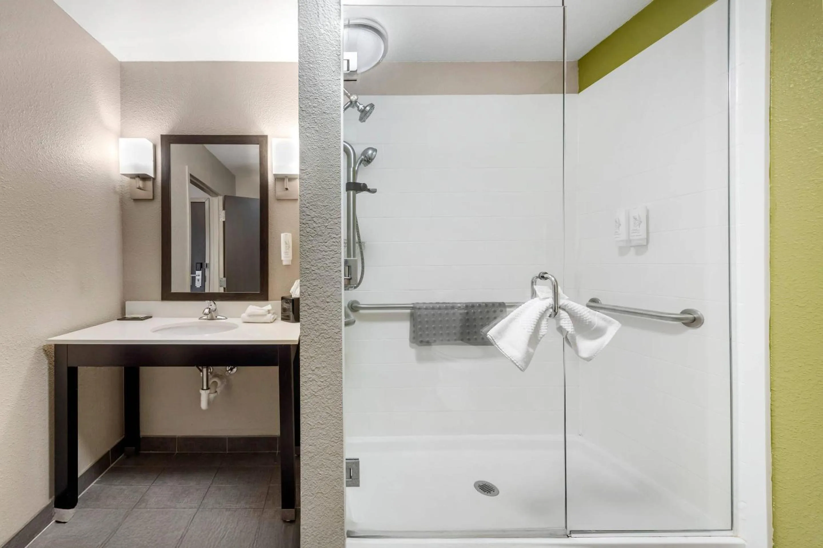 Bedroom in Sleep Inn & Suites Columbia