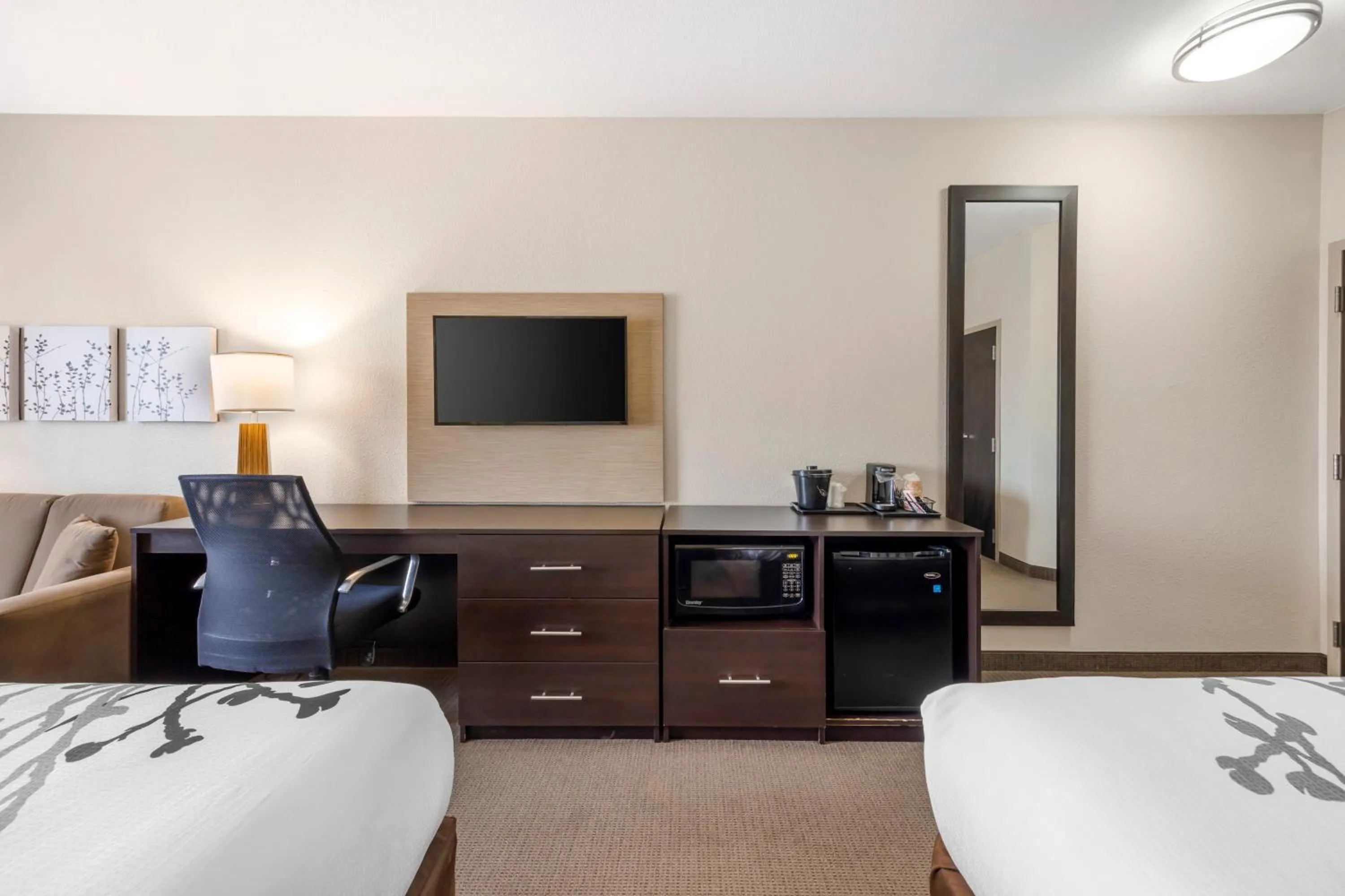 Bed in Sleep Inn & Suites Columbia