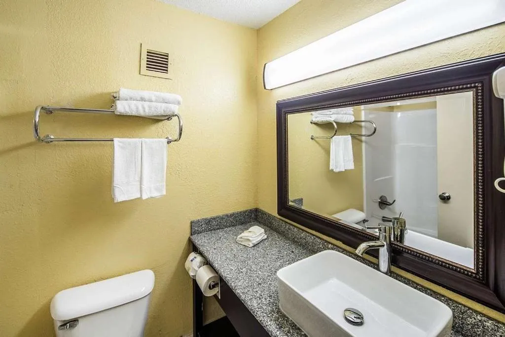 Bathroom in Suburban Studios Fort Wayne