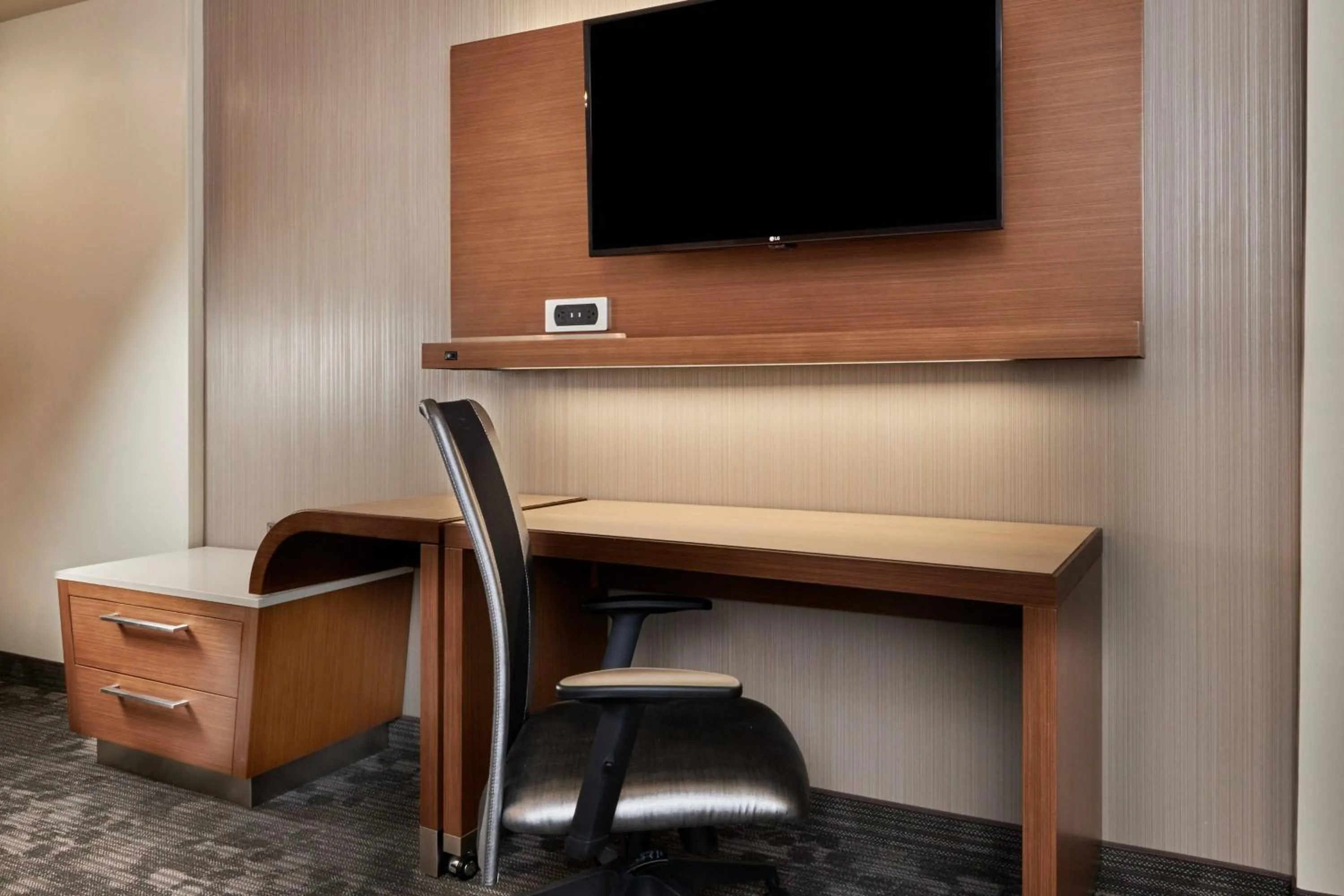 Photo of the whole room in Courtyard by Marriott Rome