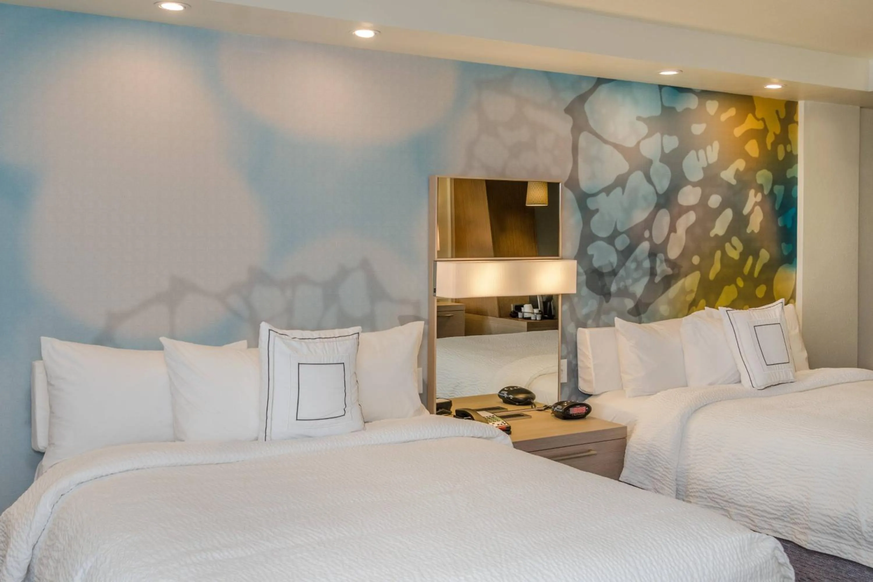 Photo of the whole room, Bed in Courtyard by Marriott Somerset